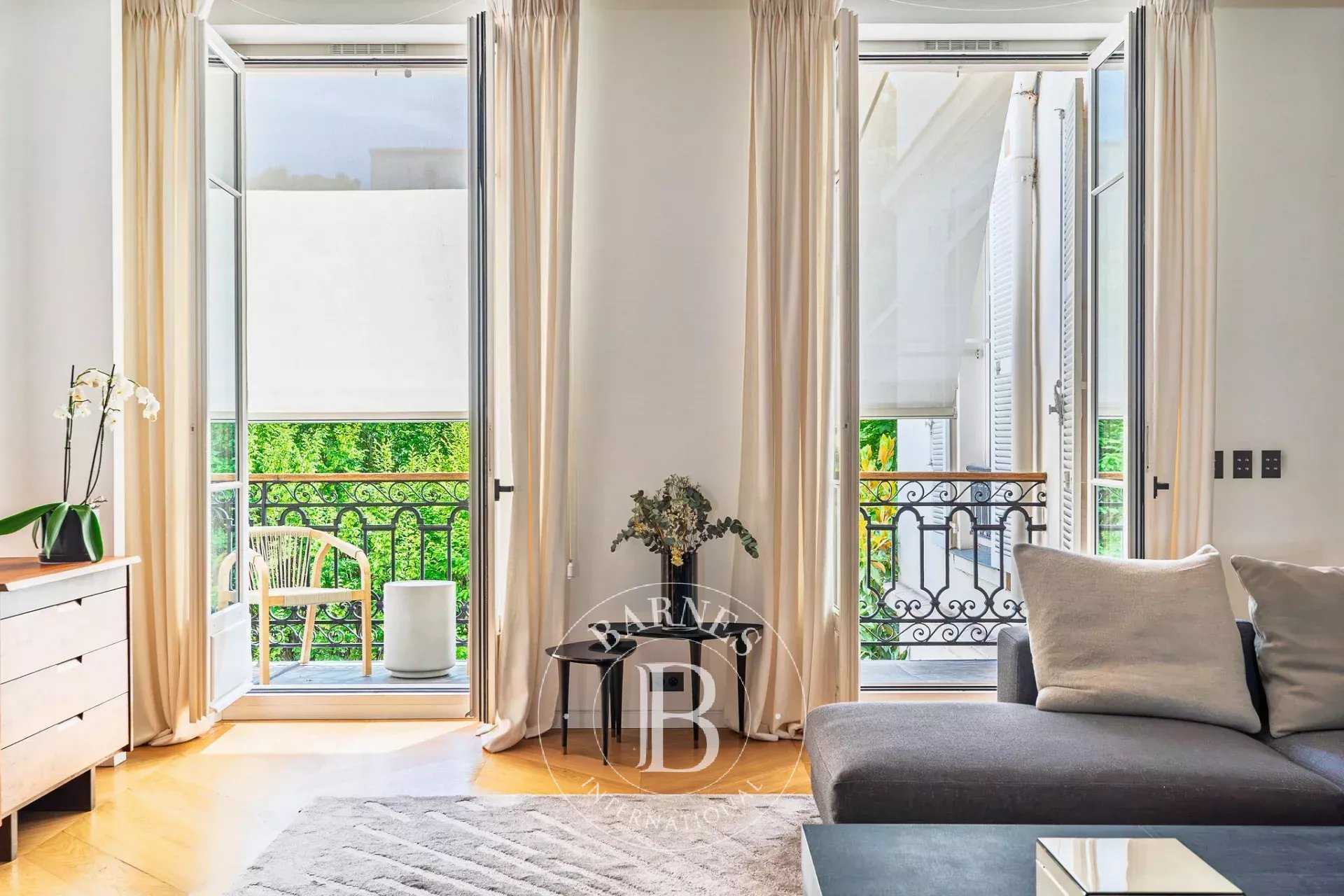 Paris  - Apartment 4 Bedrooms