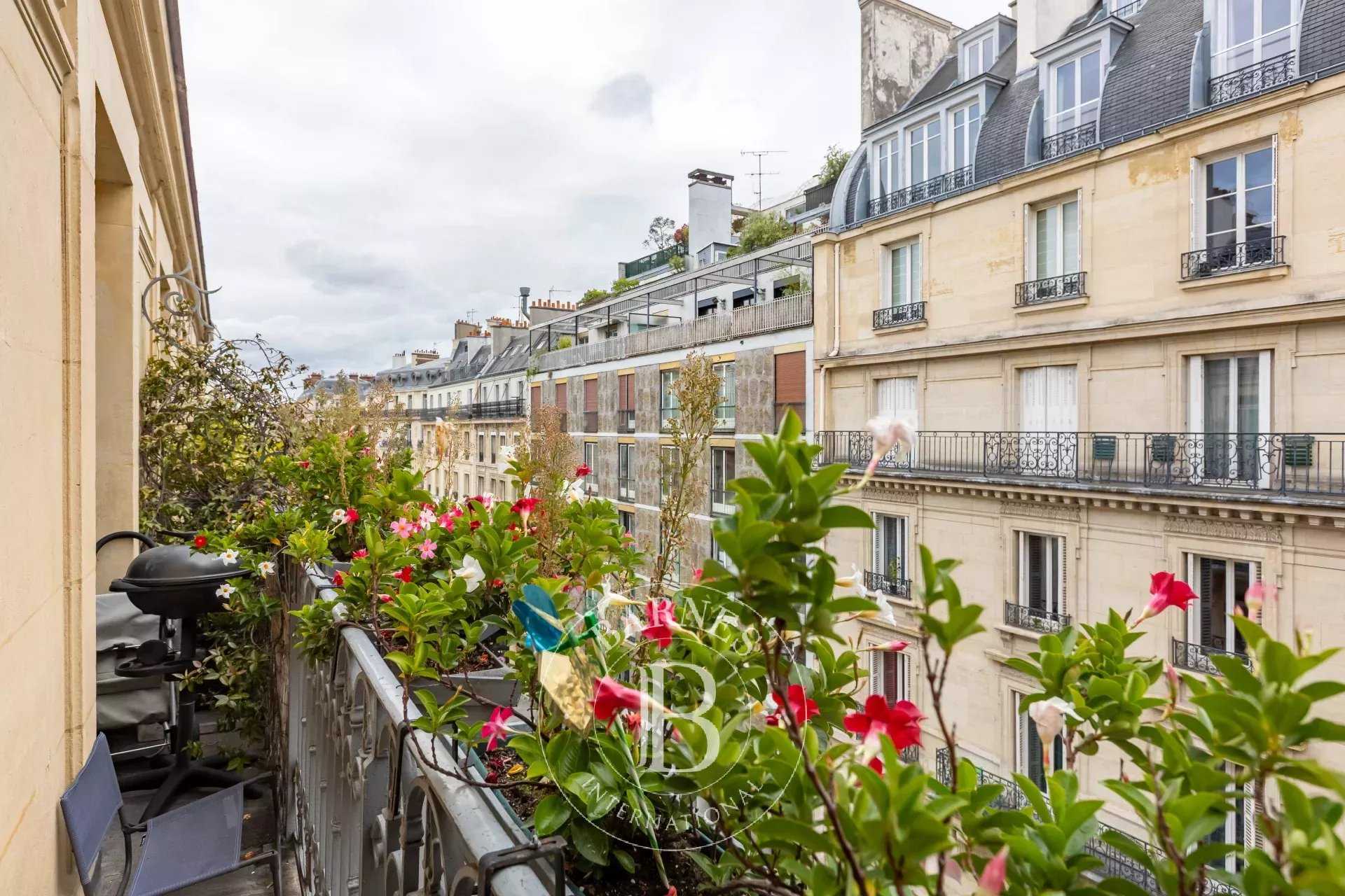 Paris  - Apartment 4 Bedrooms