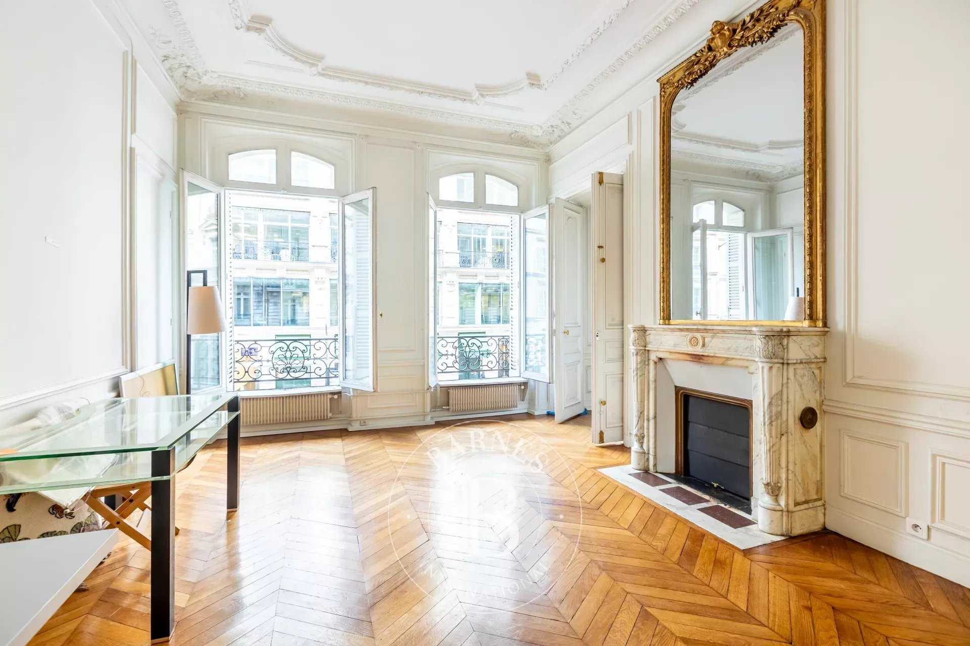 Paris  - Piso 8 Cuartos 5 Habitaciones