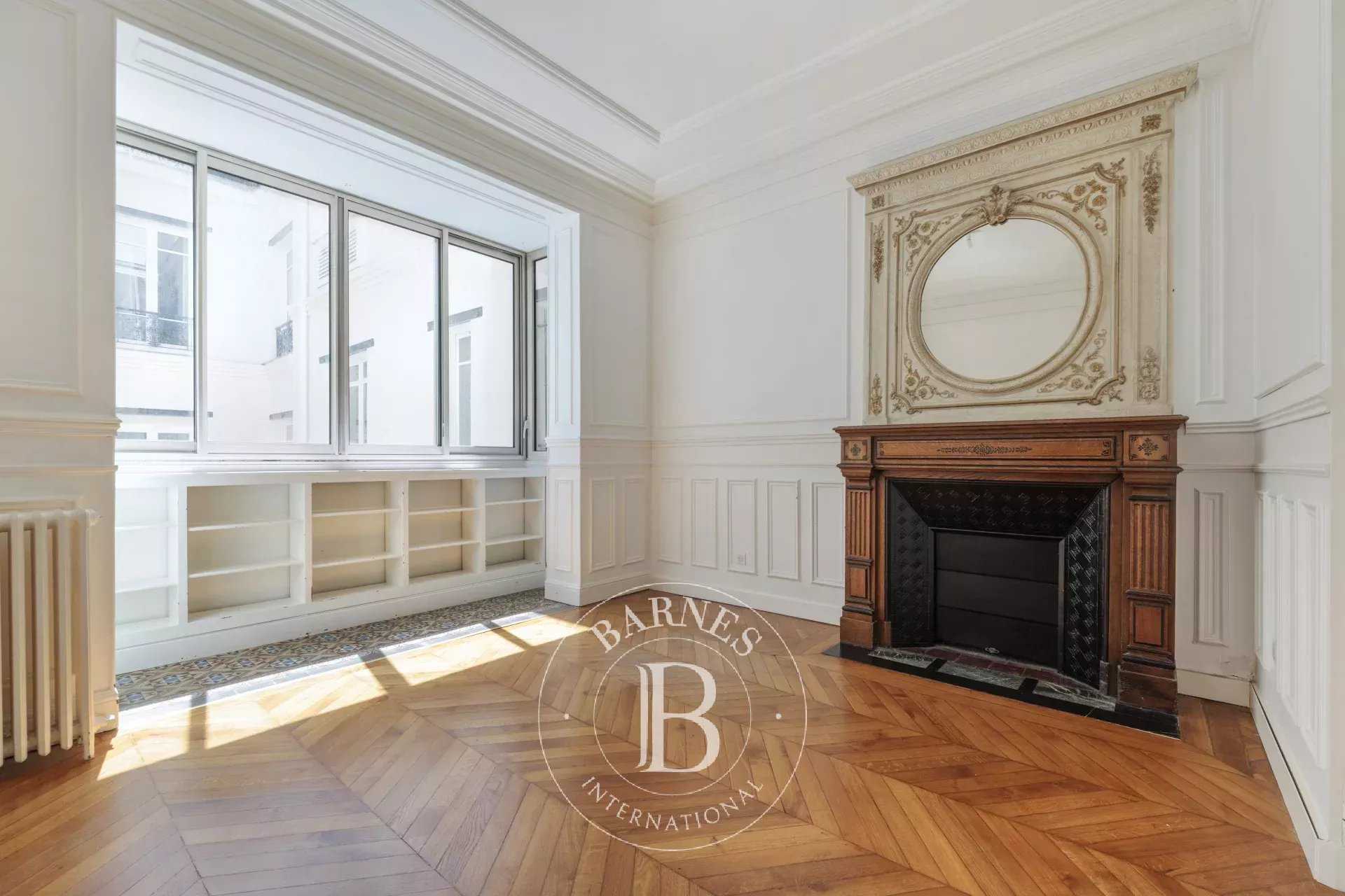 Paris  - Apartment 3 Bedrooms