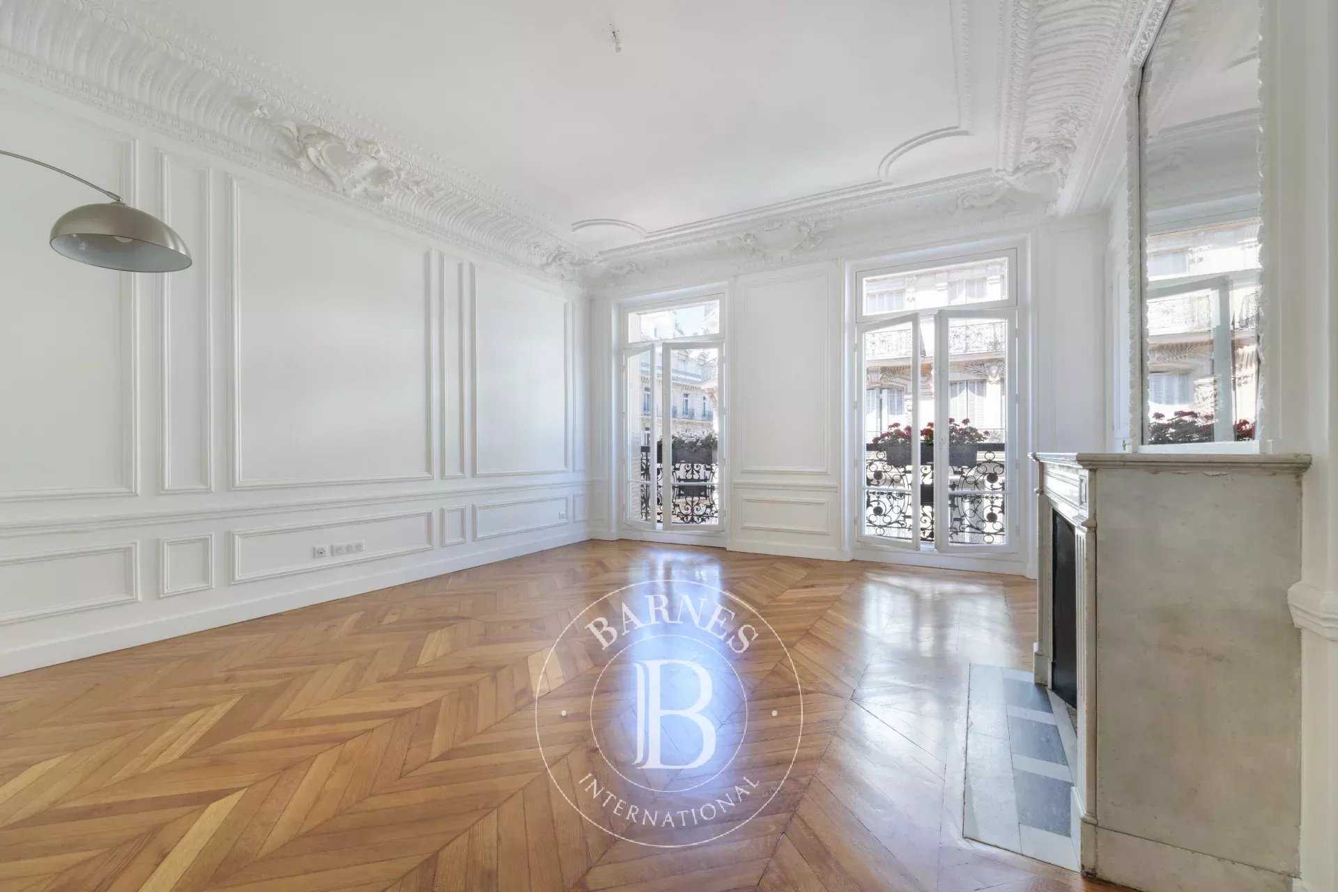 Paris  - Apartment 3 Bedrooms
