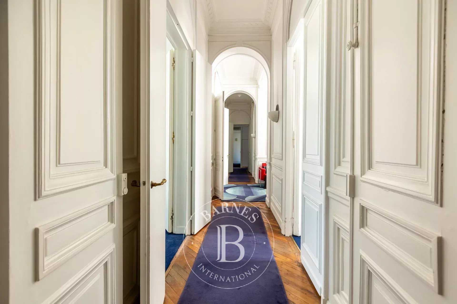 Paris  - Appartement 7 Pi&egrave;ces 5 Chambres