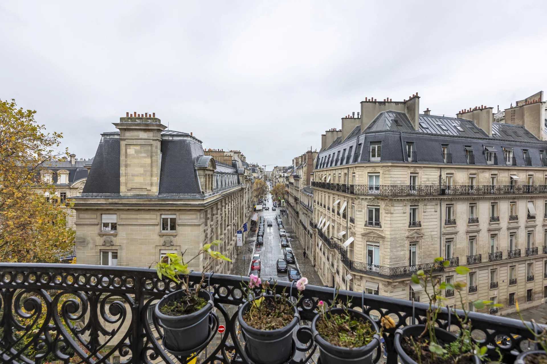 Apartment Paris 75008