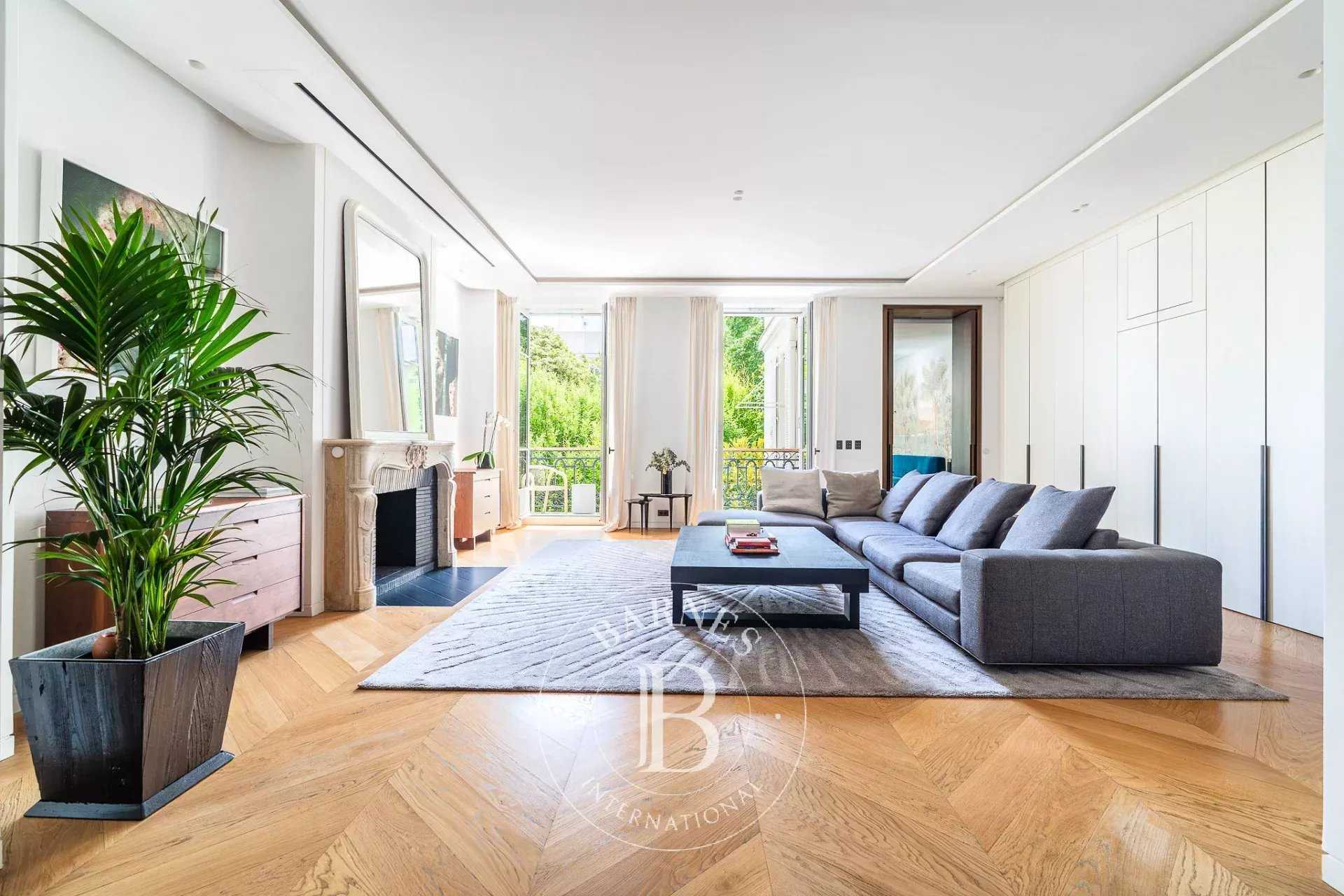 Paris  - Apartment 4 Bedrooms