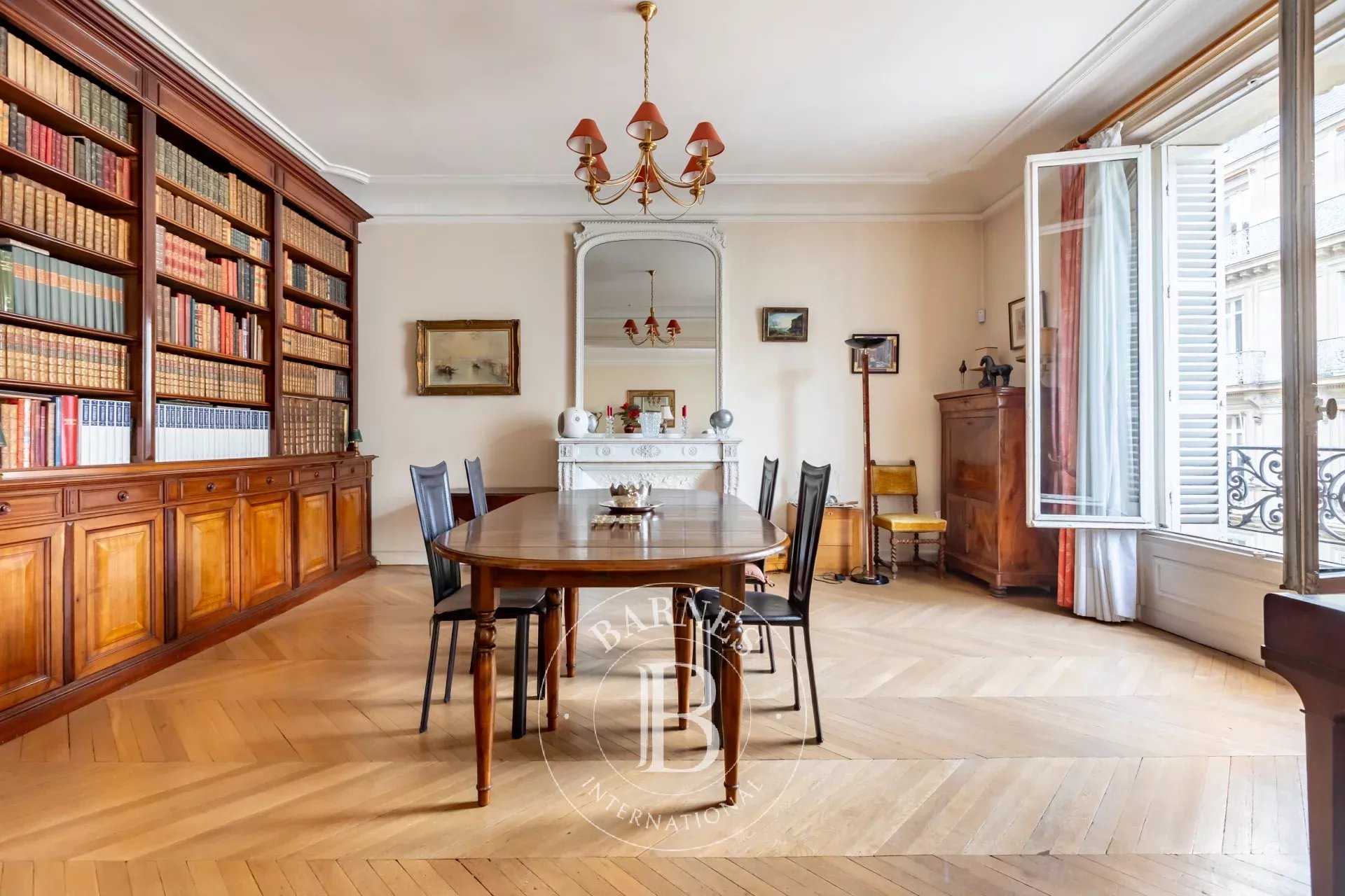 Paris  - Apartment 5 Bedrooms