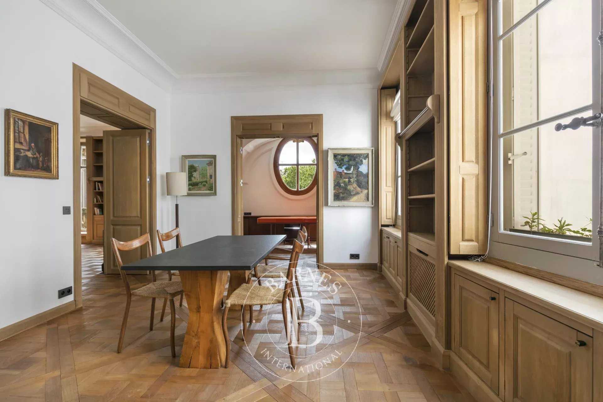 Paris  - Appartement 4 Pièces, 1 Chambre