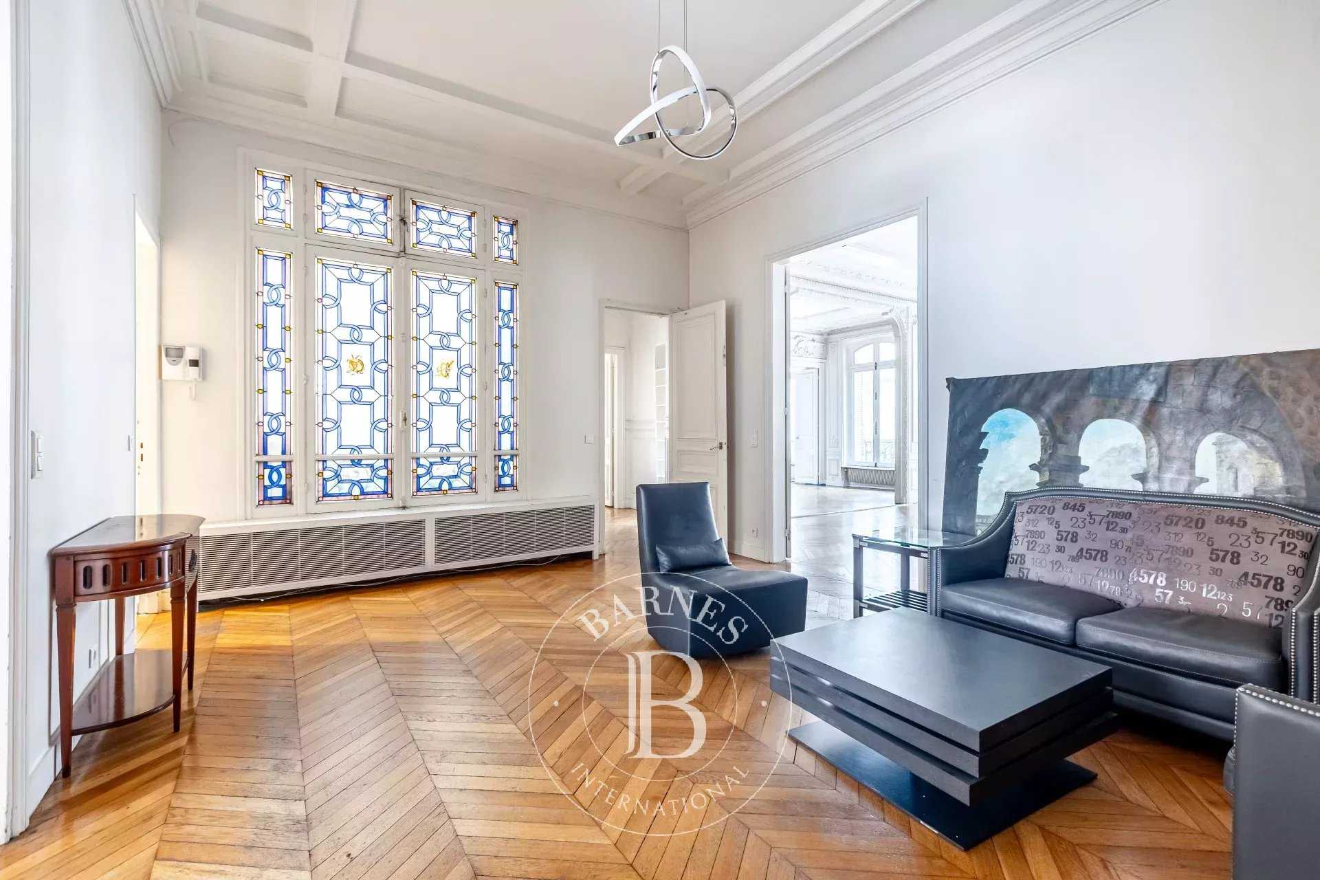 Paris  - Piso 8 Cuartos 5 Habitaciones