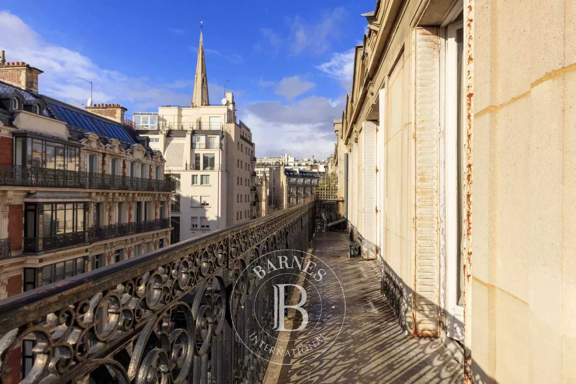 Paris  - Appartement 4 Pièces 2 Chambres