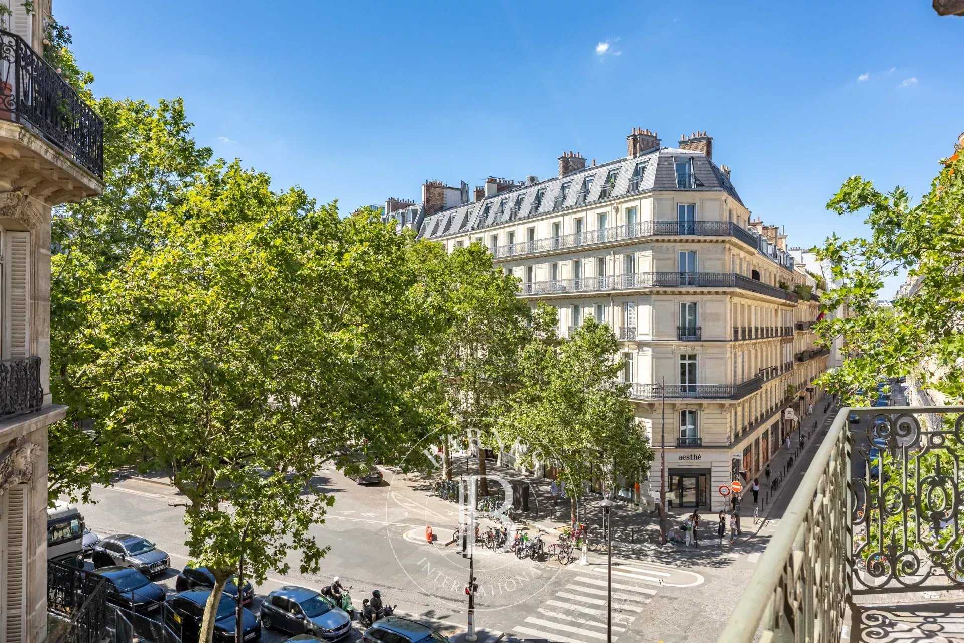 Paris  - Appartement 6 Pi&egrave;ces 4 Chambres