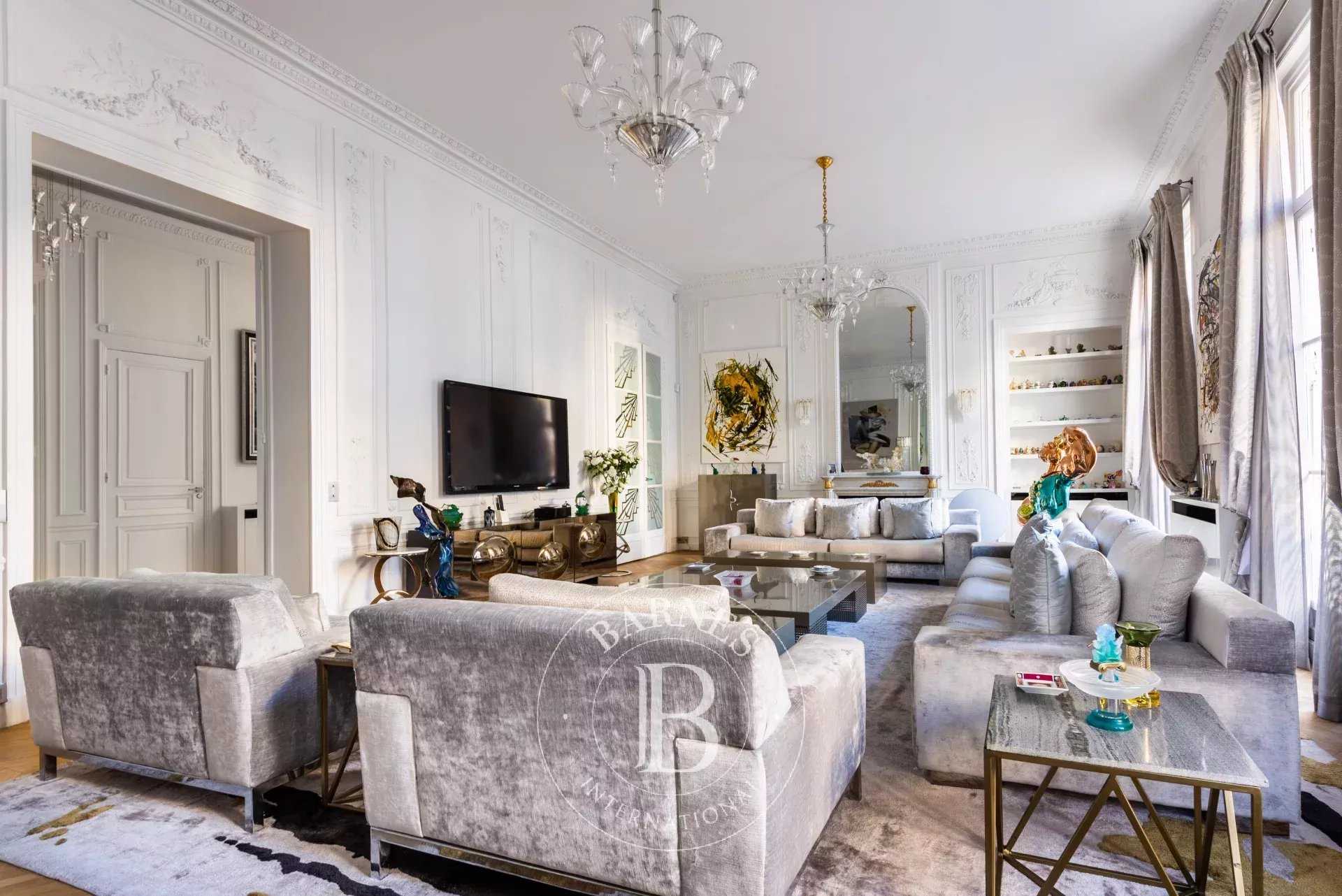 Paris  - Apartment 4 Bedrooms