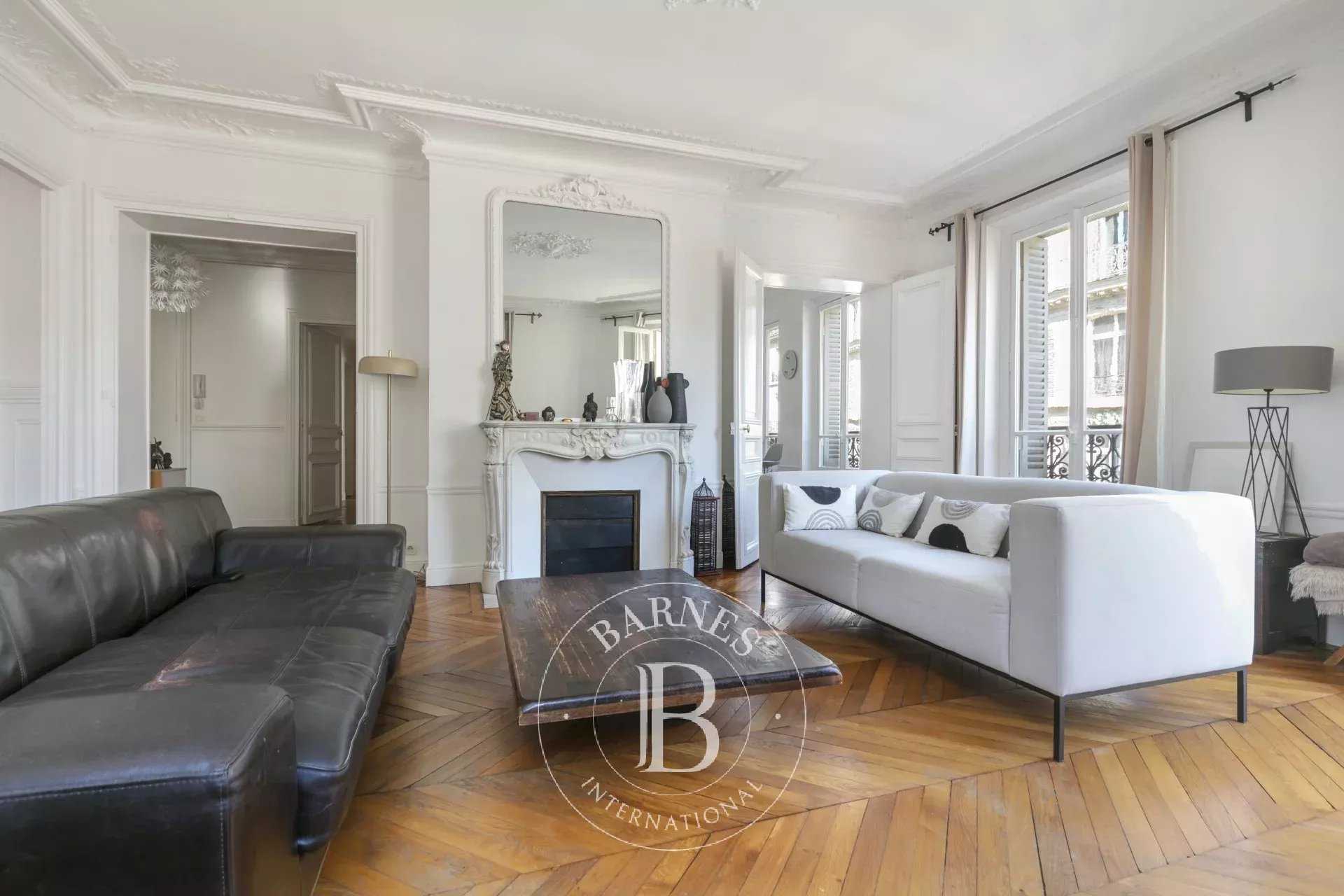 Paris  - Appartement 5 Pièces 3 Chambres