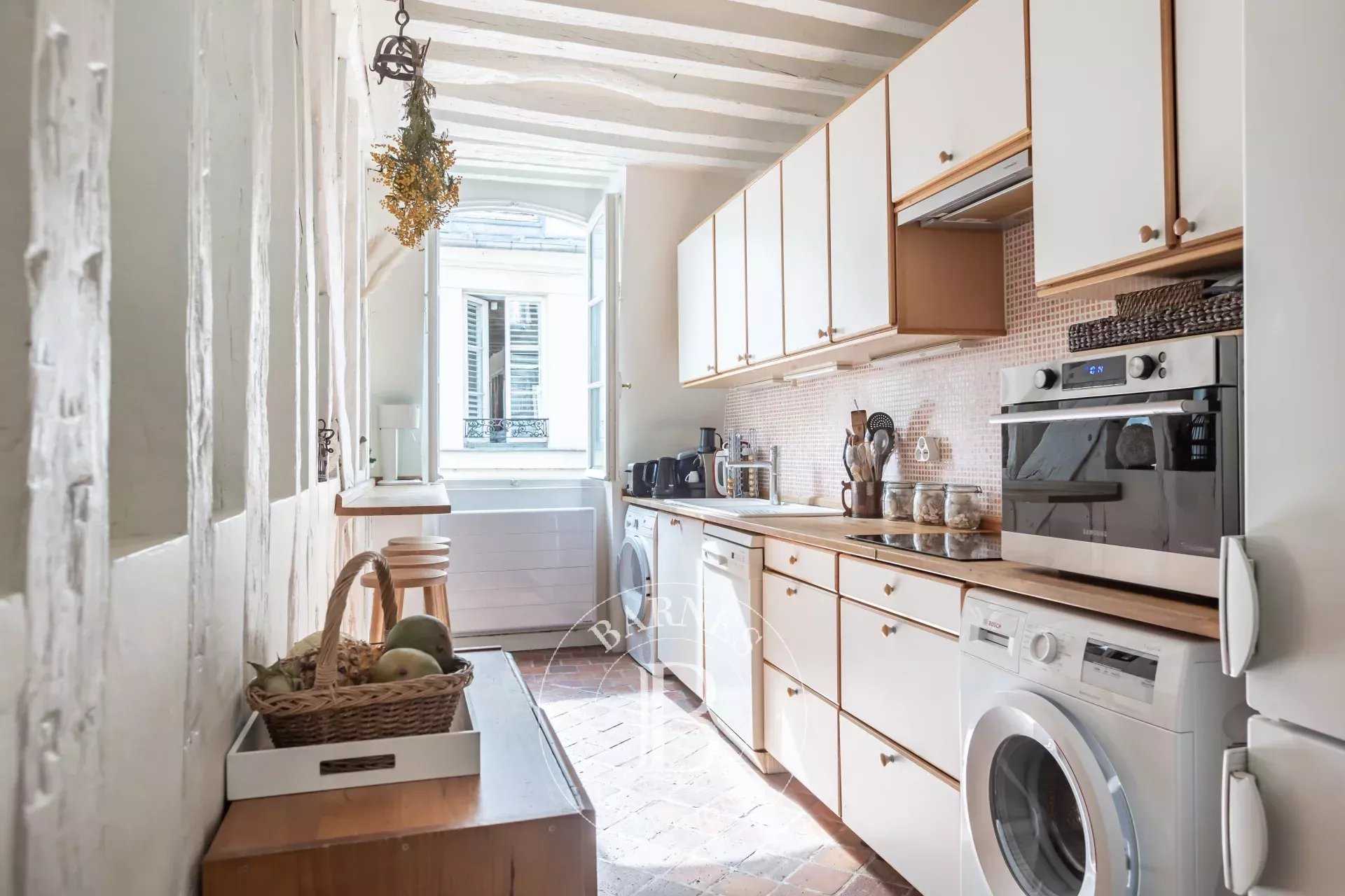 Paris  - Appartement 5 Pièces 4 Chambres