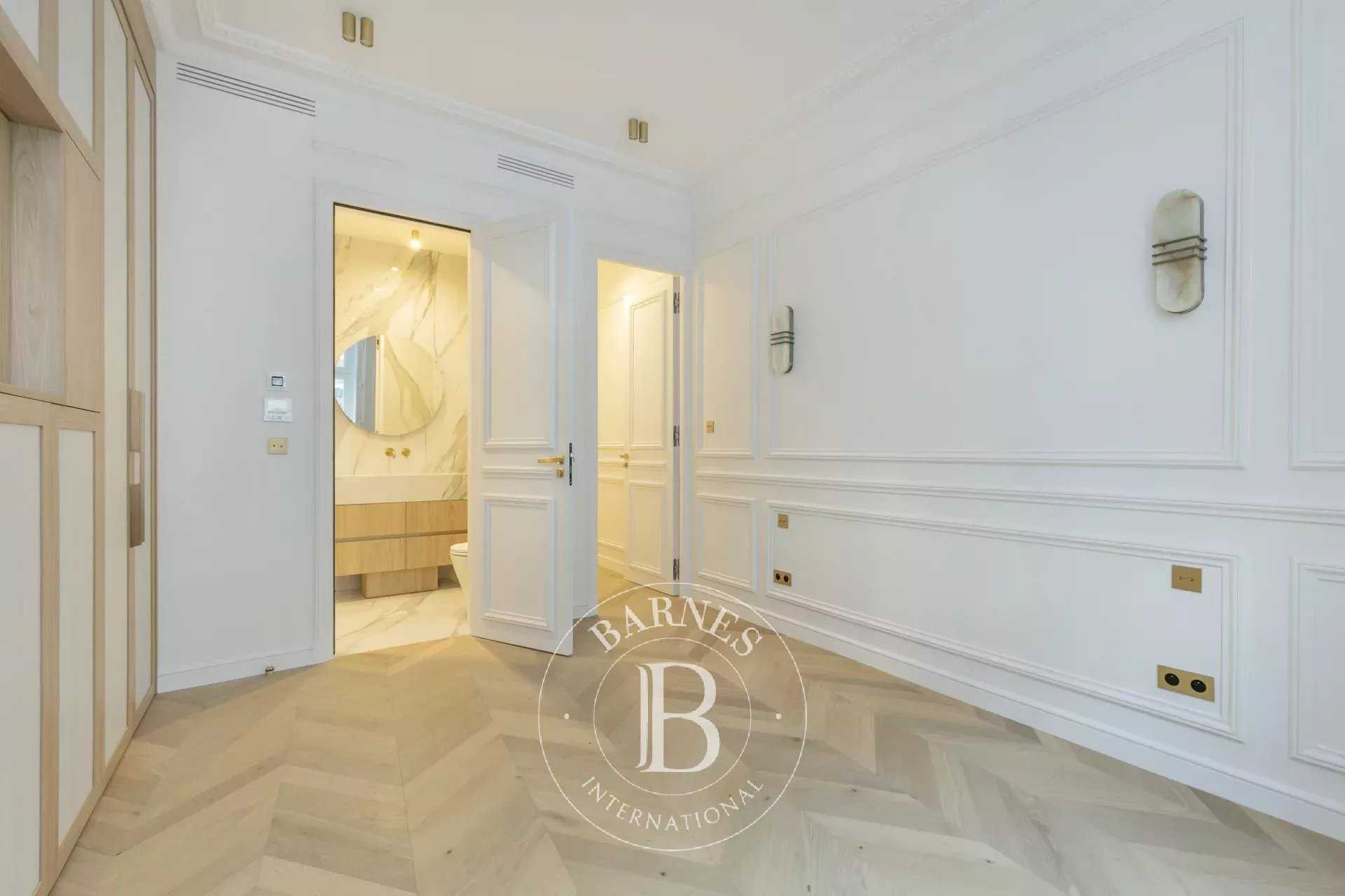 Paris  - Appartement 4 Pièces 2 Chambres