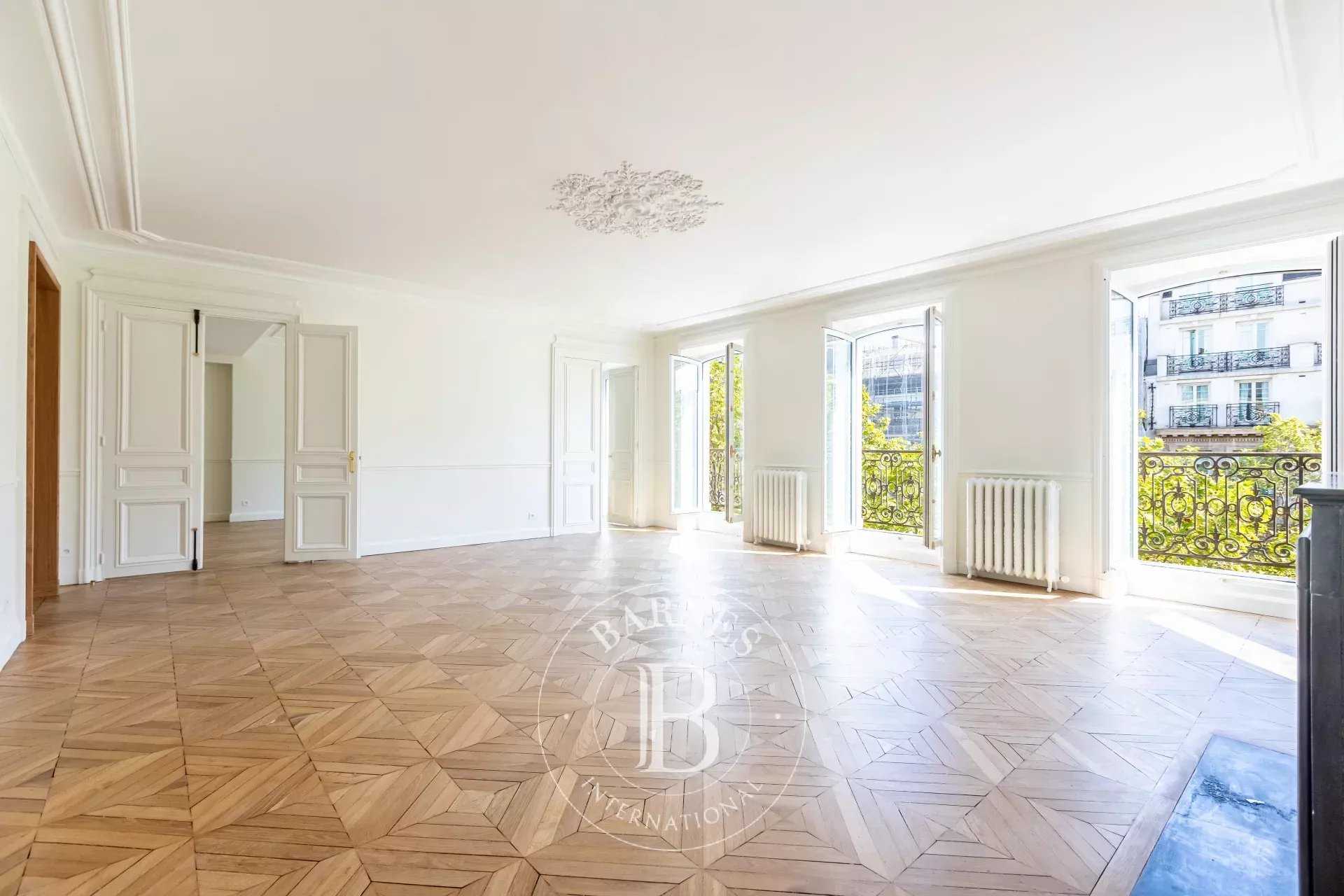 Paris  - Apartment 4 Bedrooms