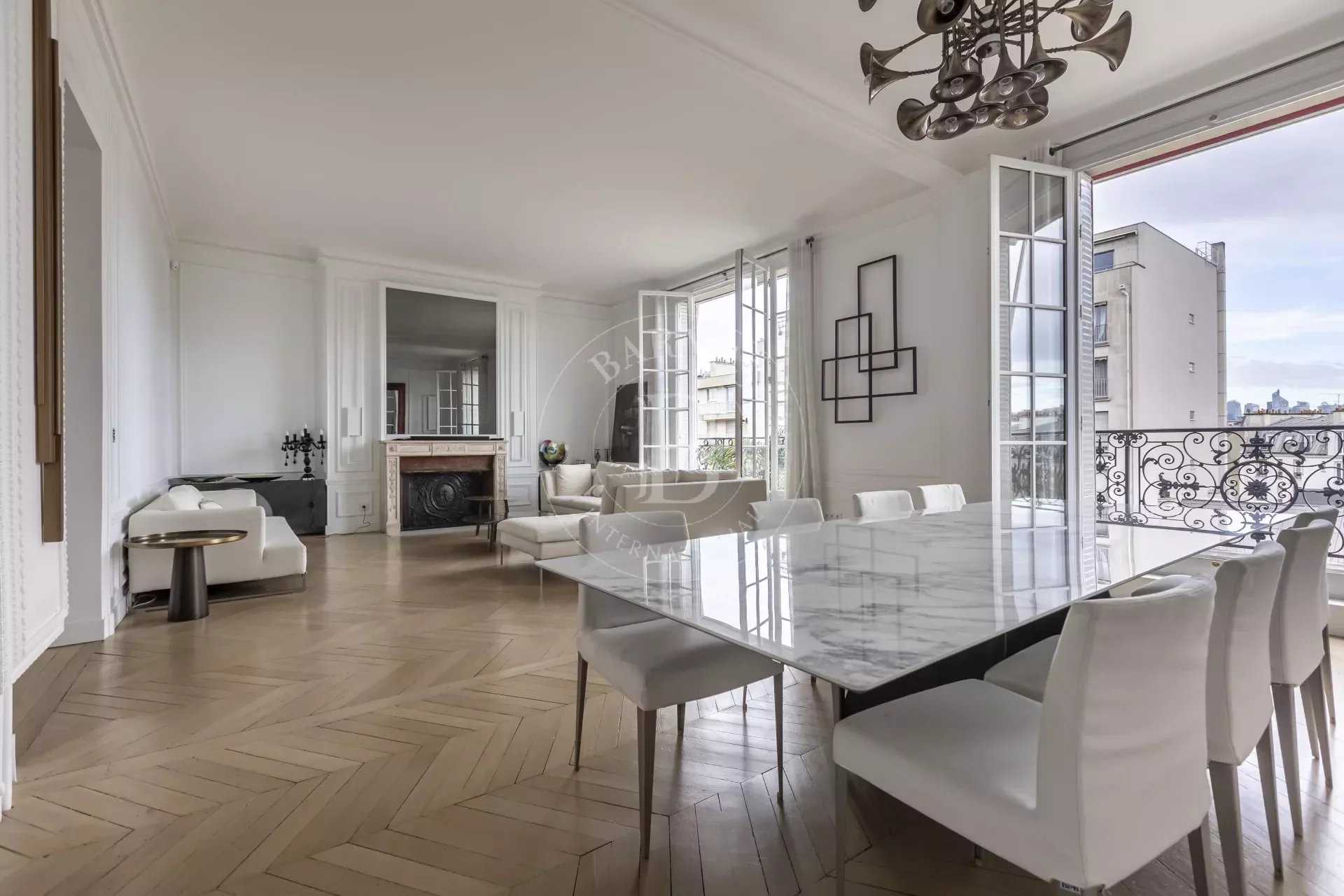 Paris  - Apartment 5 Bedrooms