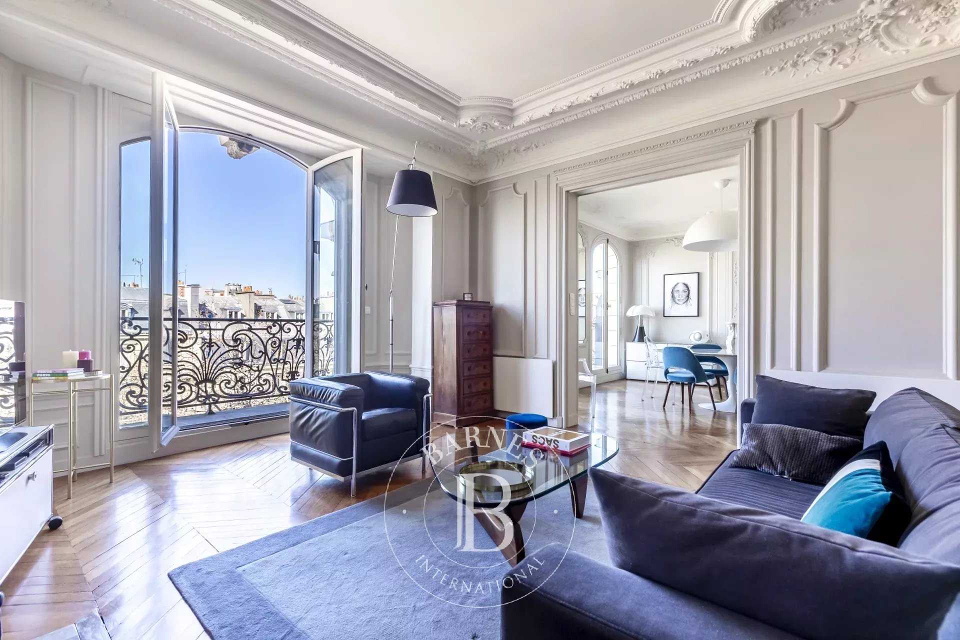 Paris  - Appartement 5 Pièces 3 Chambres