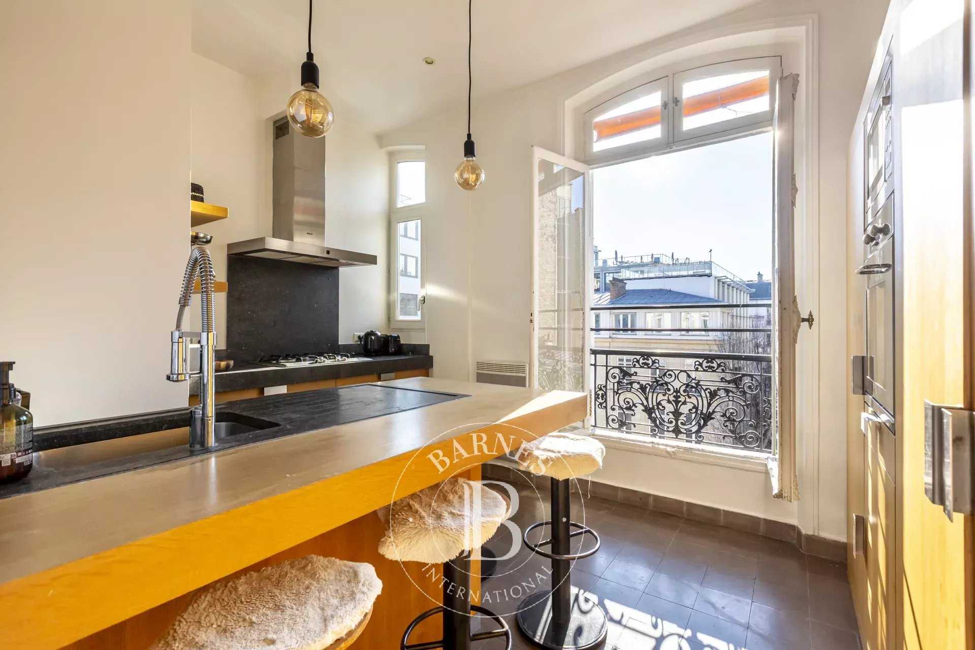 Paris  - Appartement 4 Pièces 3 Chambres