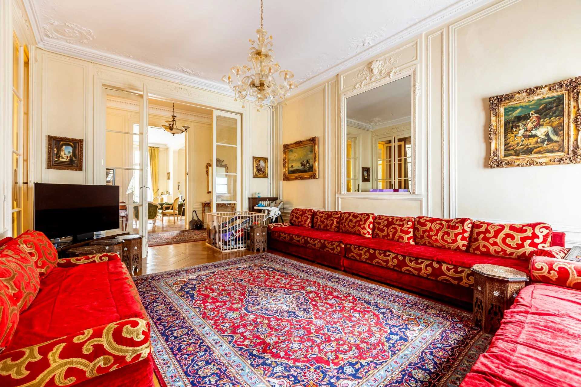 Paris  - Appartement 6 Pi&egrave;ces 4 Chambres