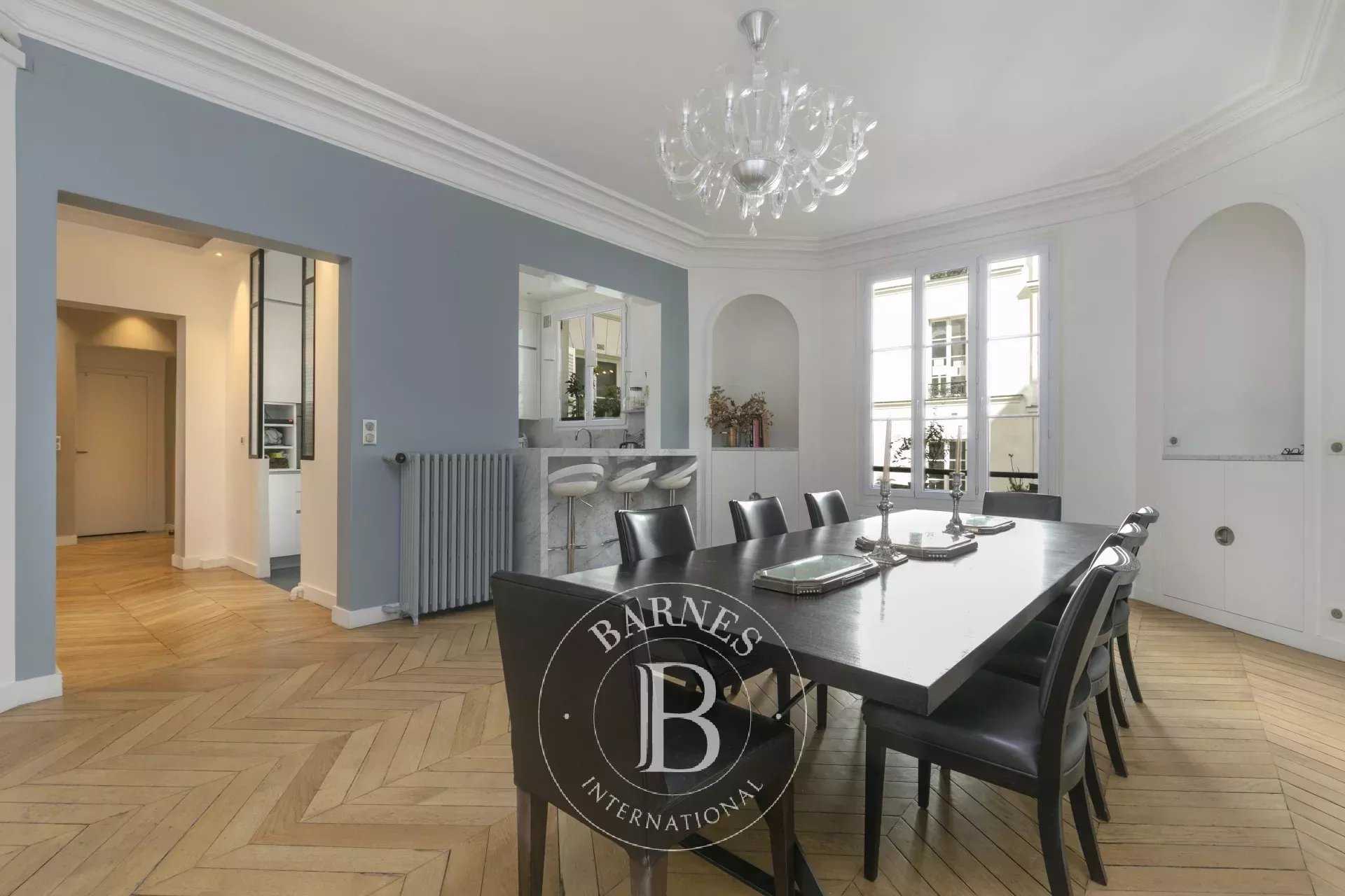 Paris  - Appartement 6 Pièces 4 Chambres
