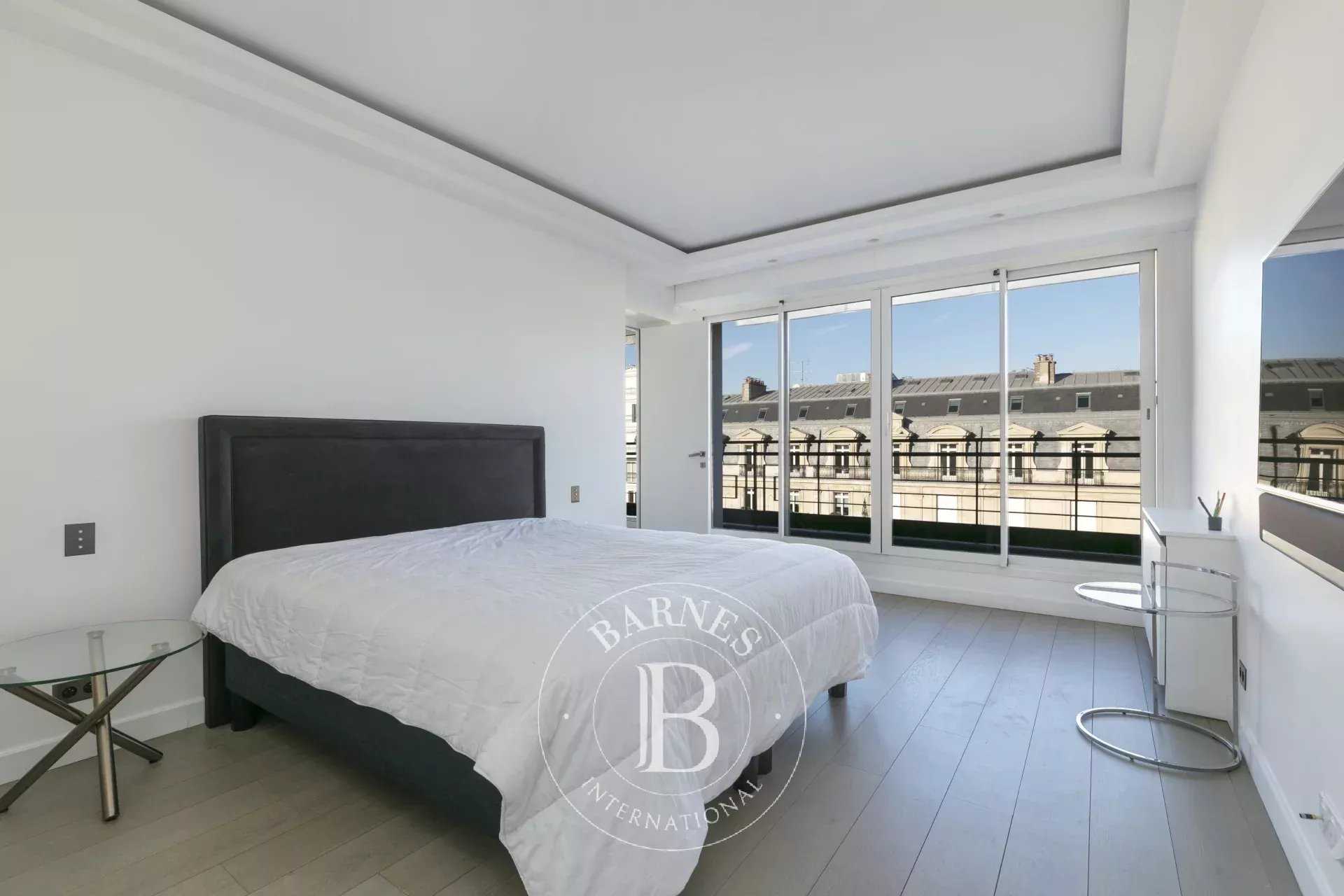 Paris  - Appartement 3 Pièces 2 Chambres