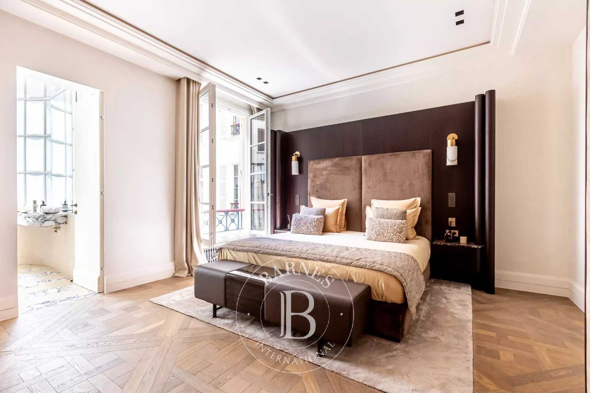 Paris  - Appartement 5 Pi&egrave;ces 3 Chambres
