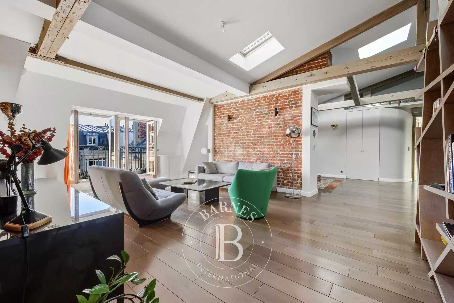 Paris  - Appartement 6 Pi&egrave;ces 3 Chambres