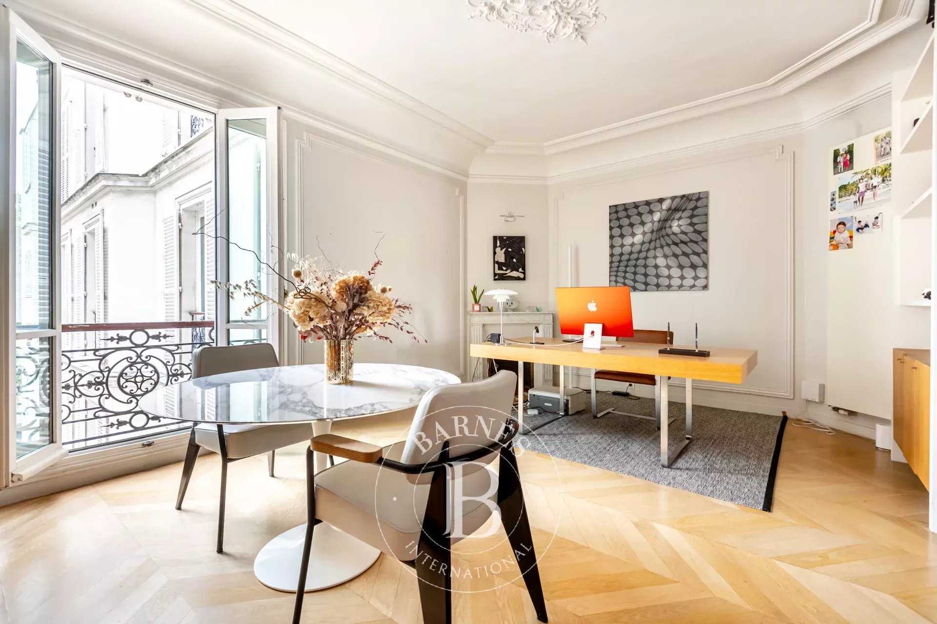 Paris  - Appartement 5 Pièces 4 Chambres
