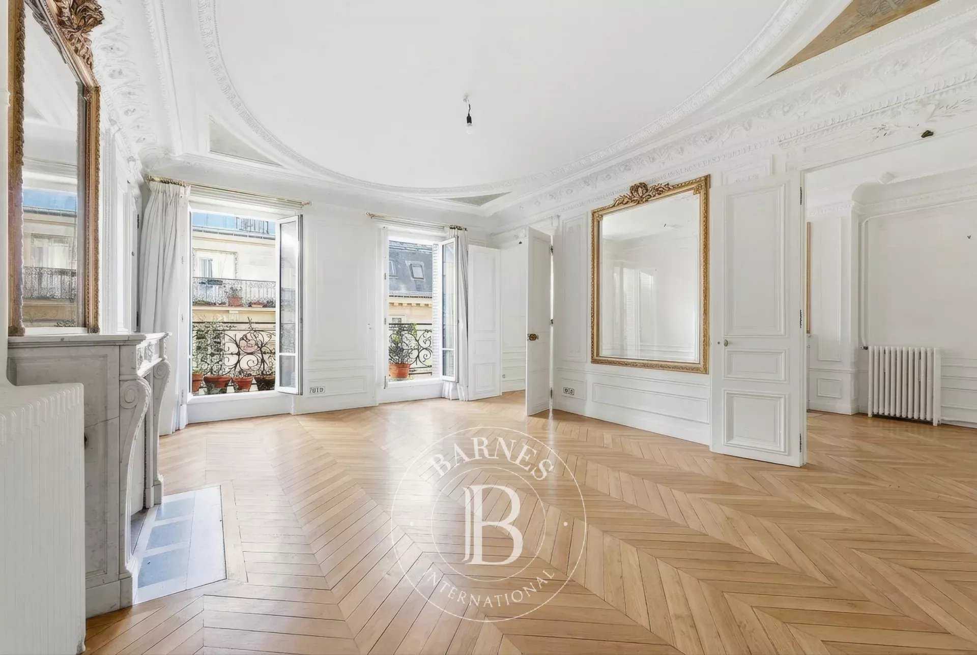 Paris  - Appartement 6 Pi&egrave;ces 4 Chambres