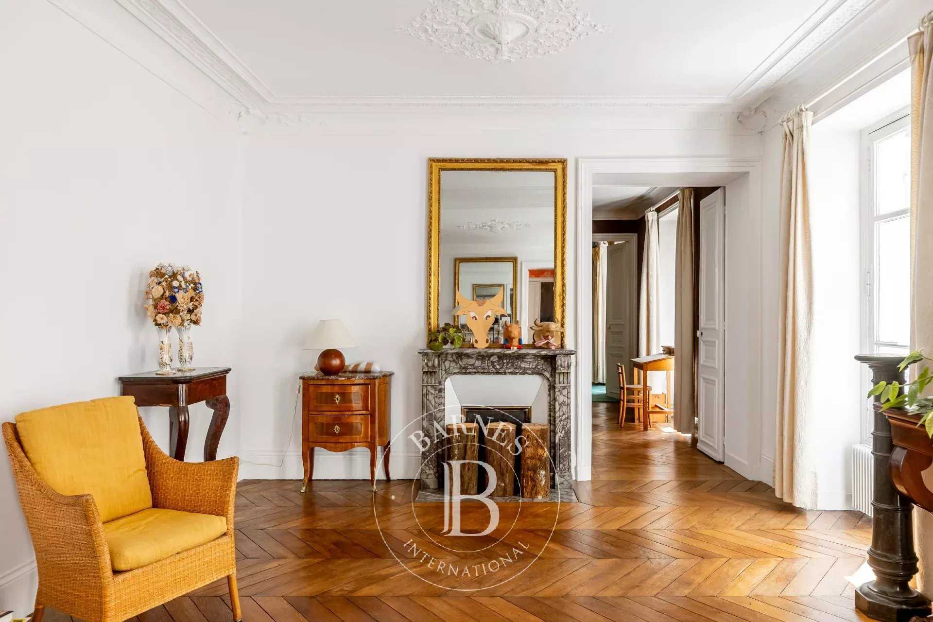 Paris  - Apartment 4 Bedrooms