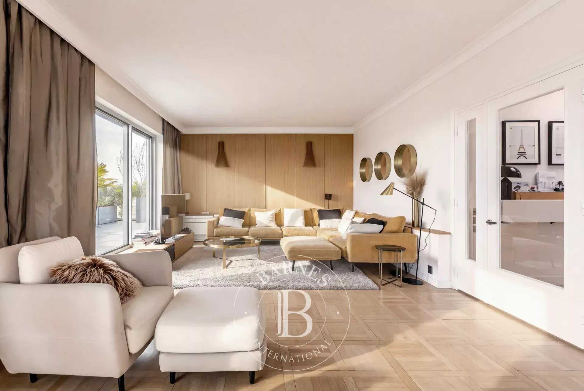 Paris  - Piso 5 Cuartos 2 Habitaciones