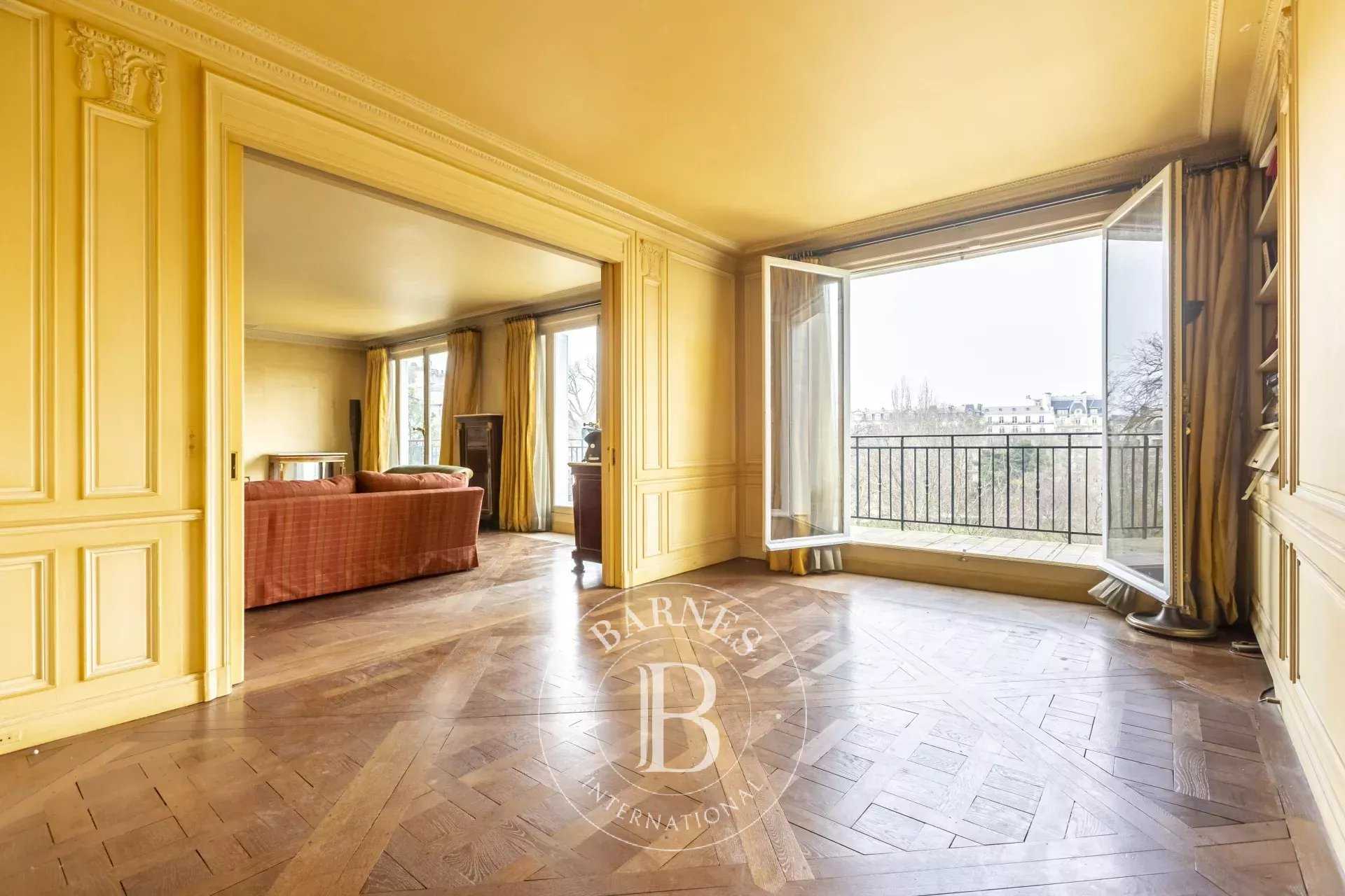 Paris  - Appartement 6 Pièces 3 Chambres
