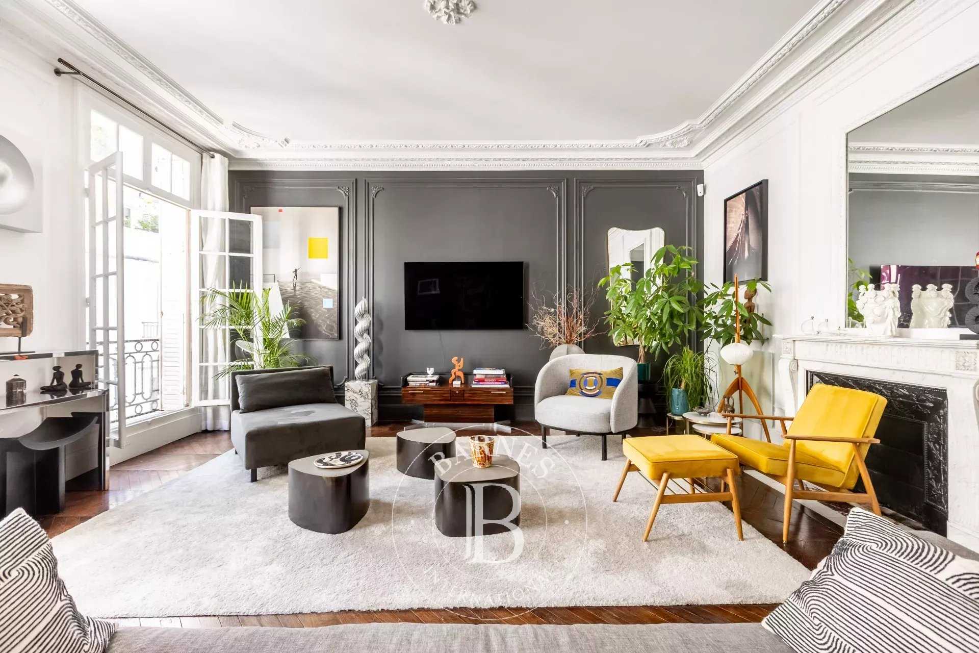 Paris  - Appartement 5 Pi&egrave;ces 4 Chambres