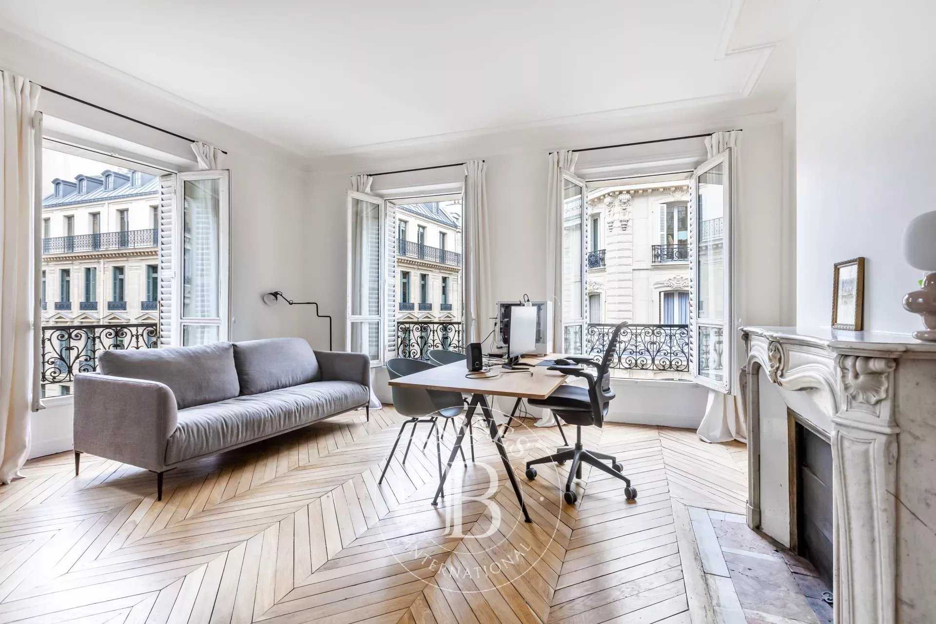 Paris  - Appartement 7 Pi&egrave;ces 4 Chambres