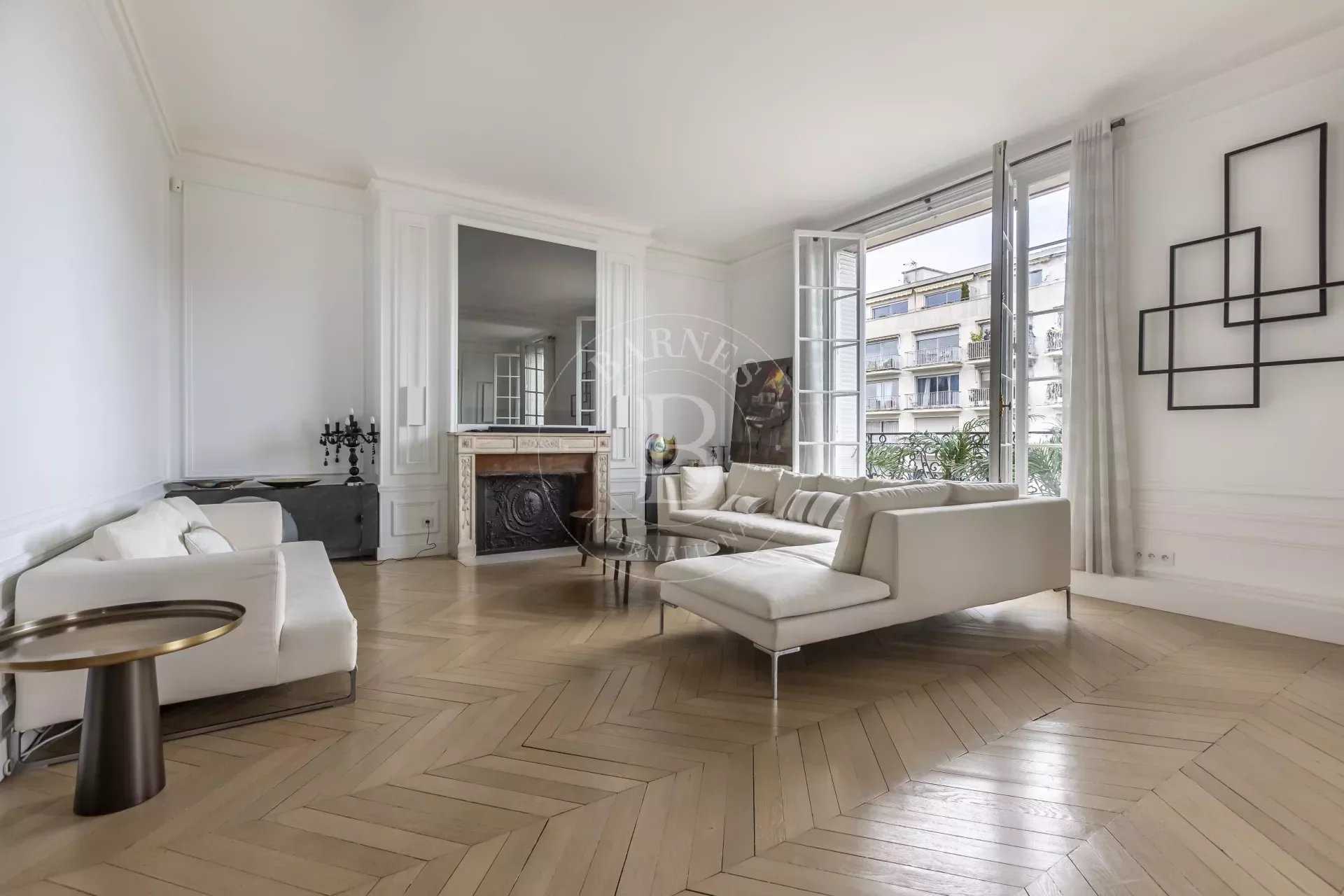 Paris  - Apartment 5 Bedrooms