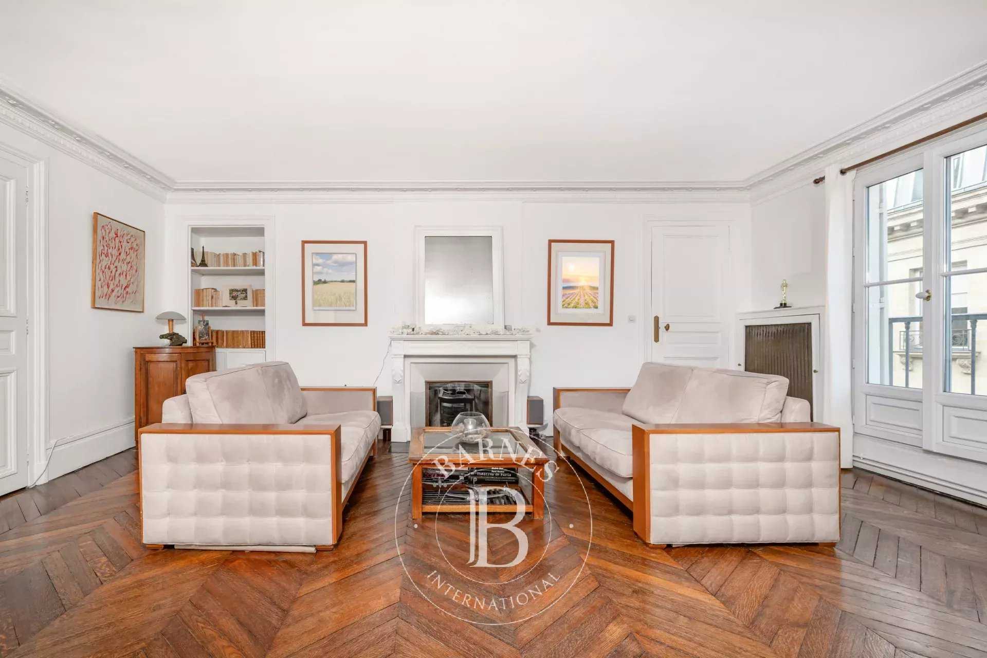Paris  - Appartement 4 Pièces 3 Chambres