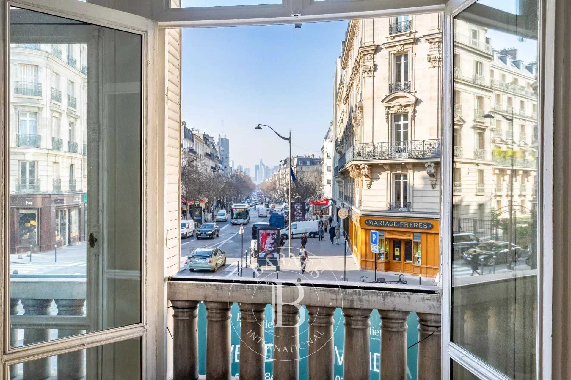 Paris  - Appartement 6 Pièces 3 Chambres