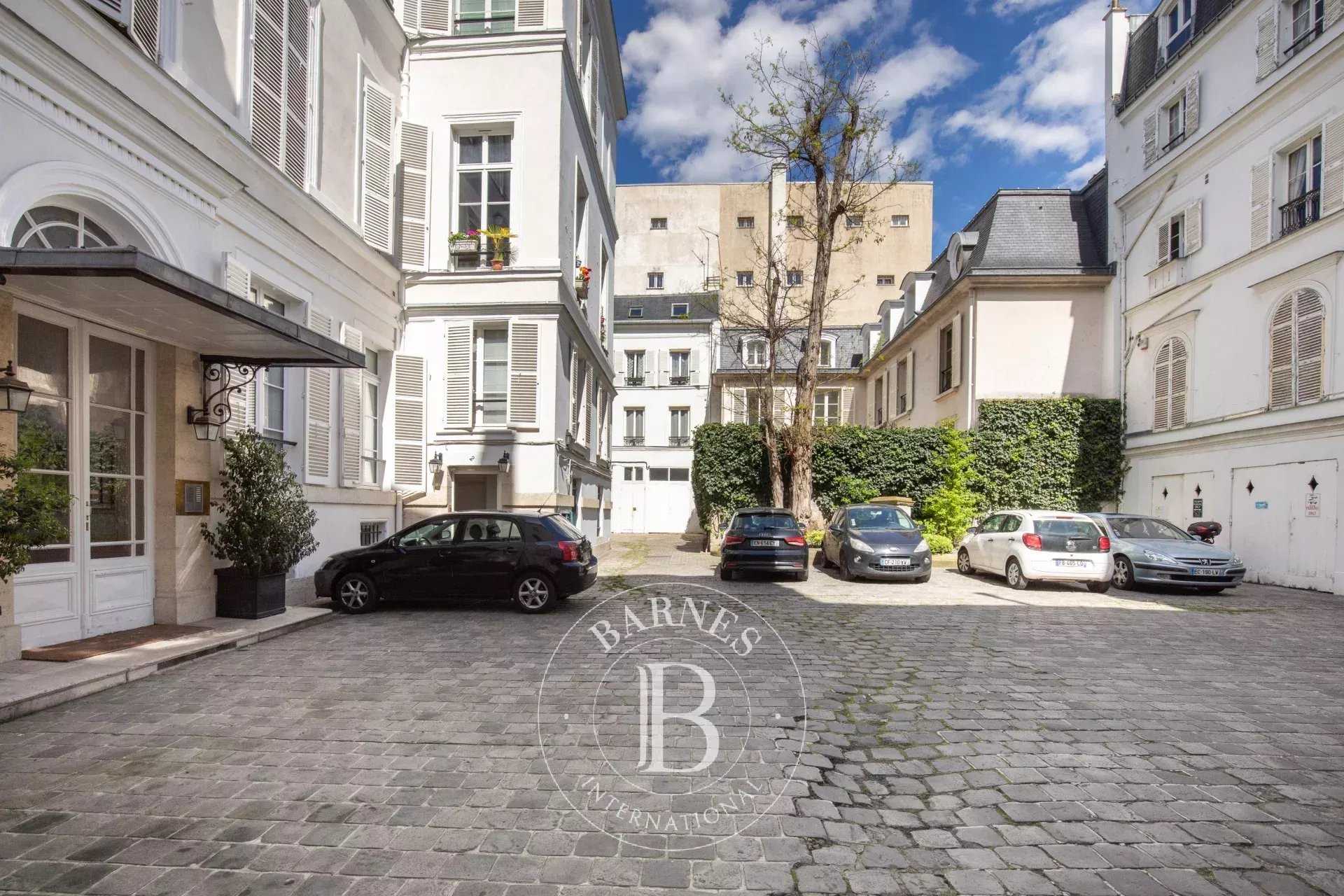 Apartment Paris 75008  -  ref 84511030 (picture 2)