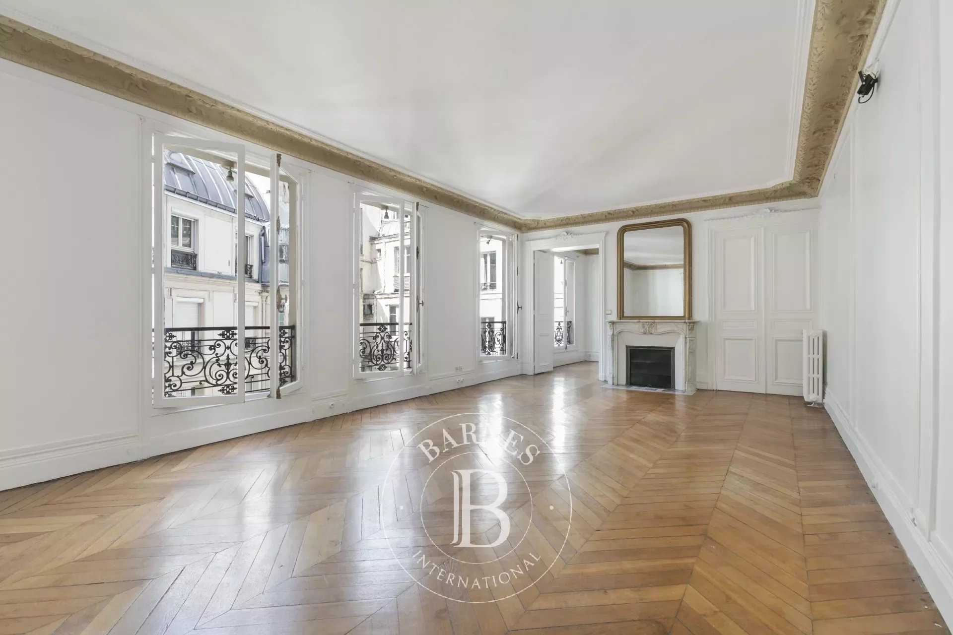 Apartment Paris 75008  -  ref 84563143 (picture 3)