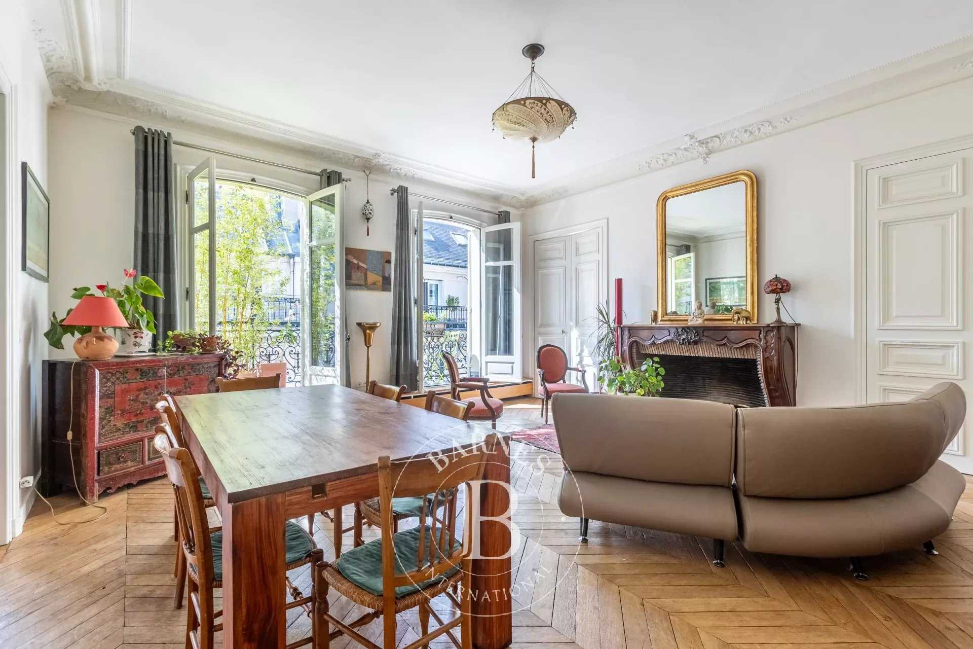 Appartement Paris 75008  -  ref 82976769 (picture 2)