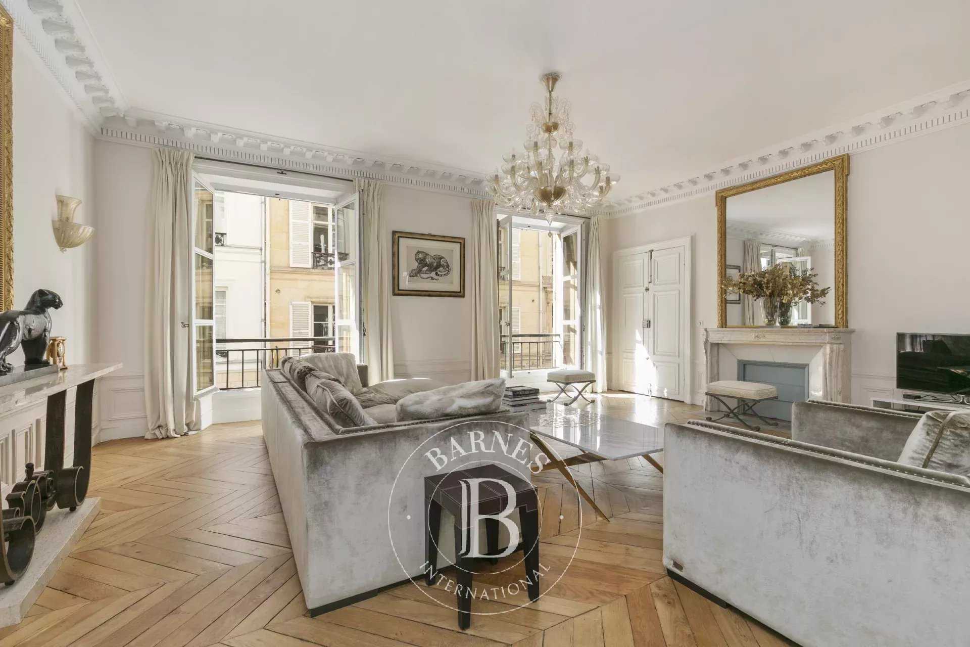 Appartement Paris 75001  -  ref 82282725 (picture 1)