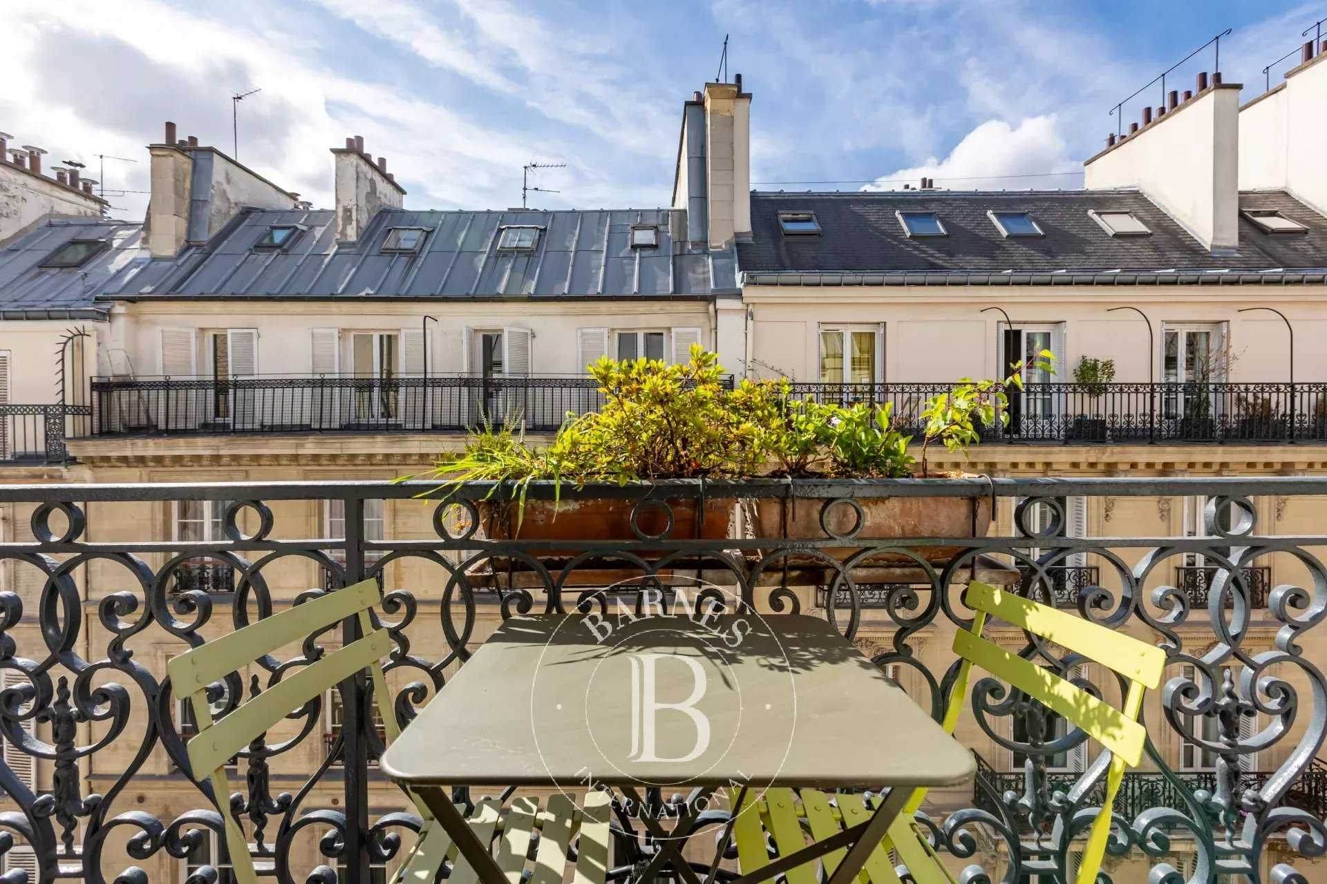 Appartement Paris 75008  -  ref 82976769 (picture 2)
