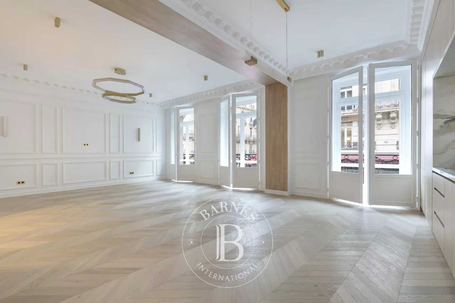 Appartement Paris 75008  -  ref 86123335 (picture 2)