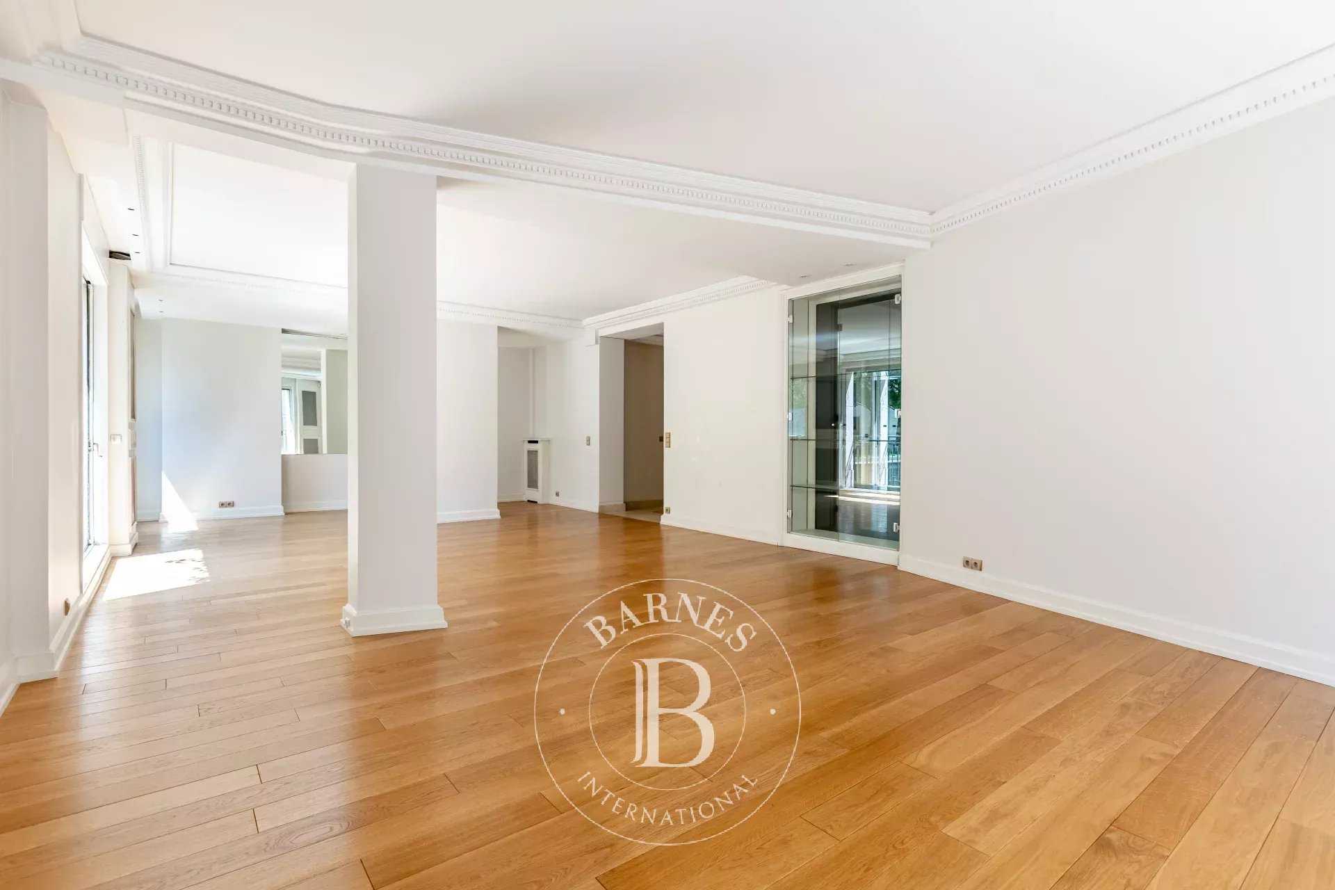 Apartment Paris 75008  -  ref 86017939 (picture 3)