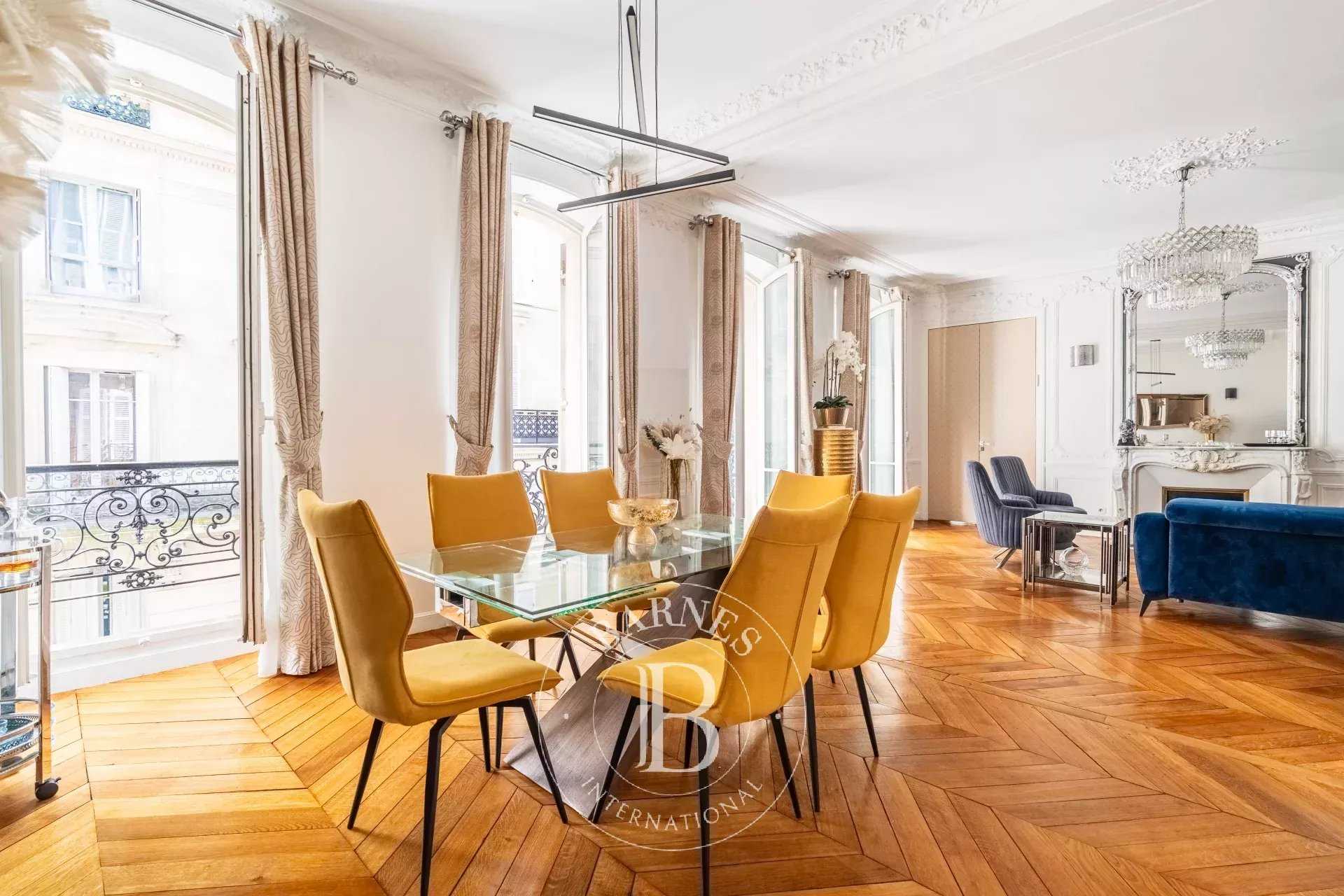 Appartement Paris 75008  -  ref 85778139 (picture 2)