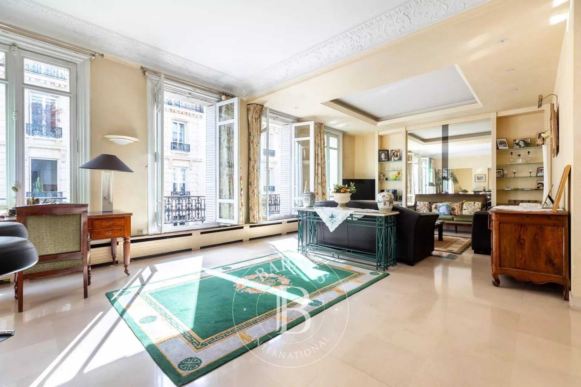 Apartment Paris 75008  -  ref 86189324 (picture 1)