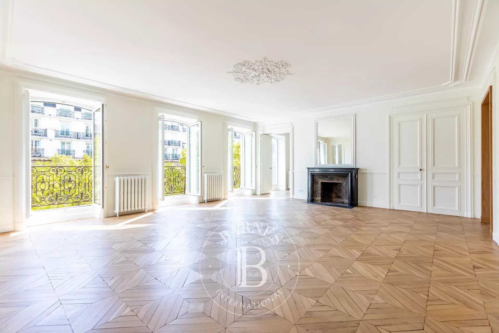 Apartment Paris 75008  -  ref 86940652 (picture 2)