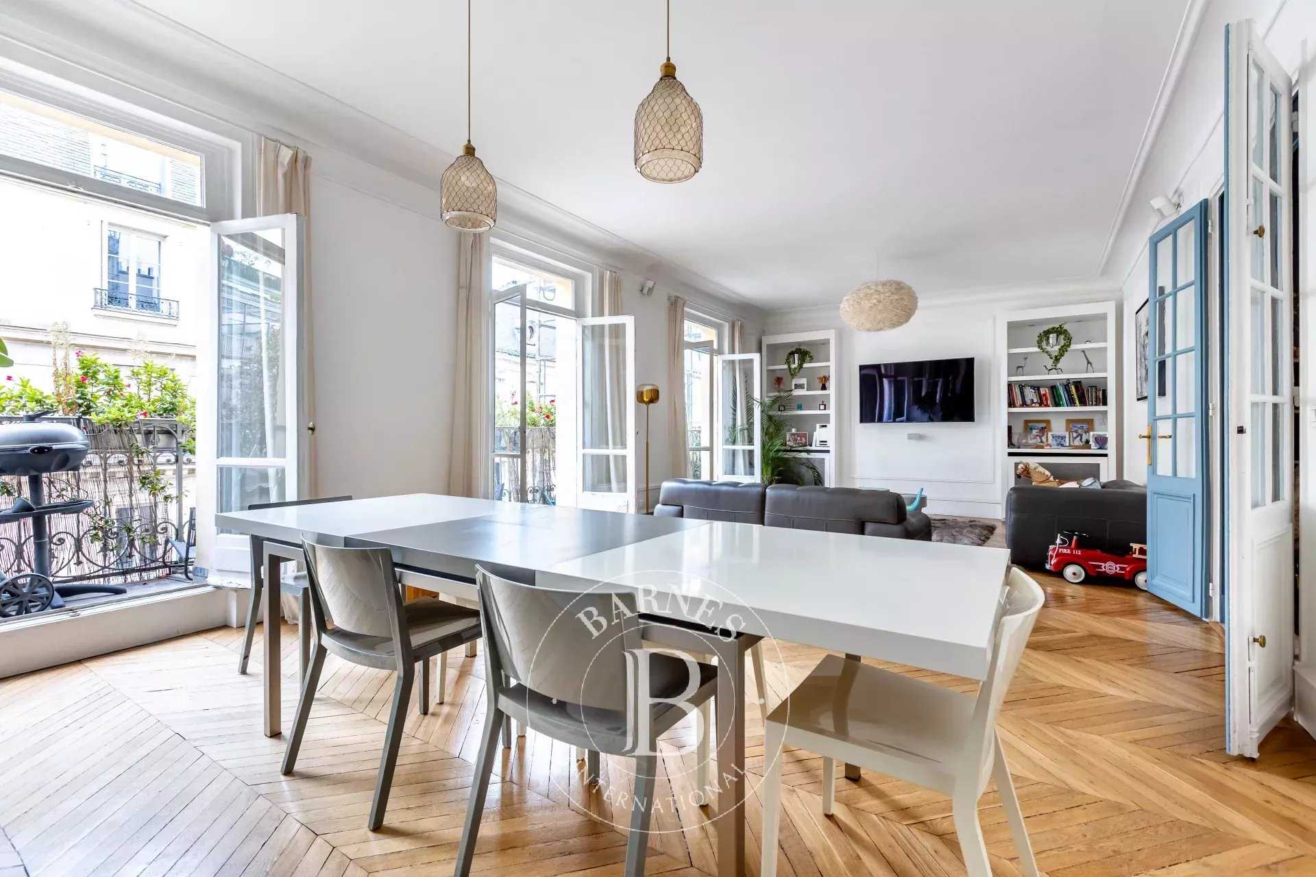 Apartment Paris 75008  -  ref 86230282 (picture 2)