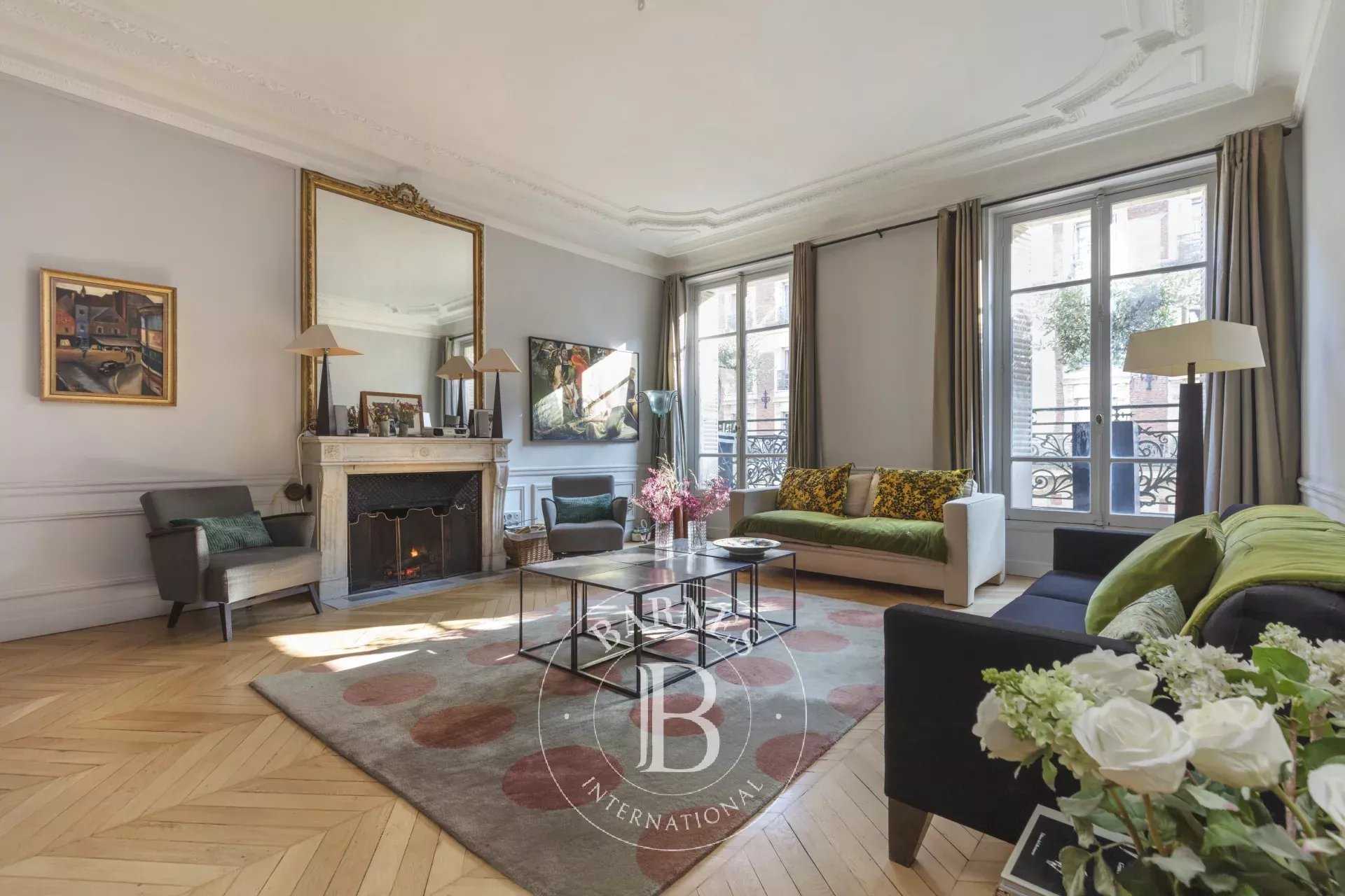 Appartement Paris 75008  -  ref 85625025 (picture 1)