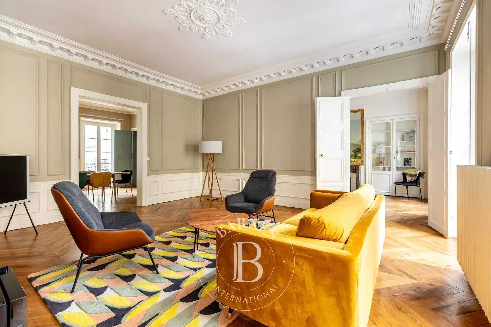 Apartment Paris 75008  -  ref 86092809 (picture 1)