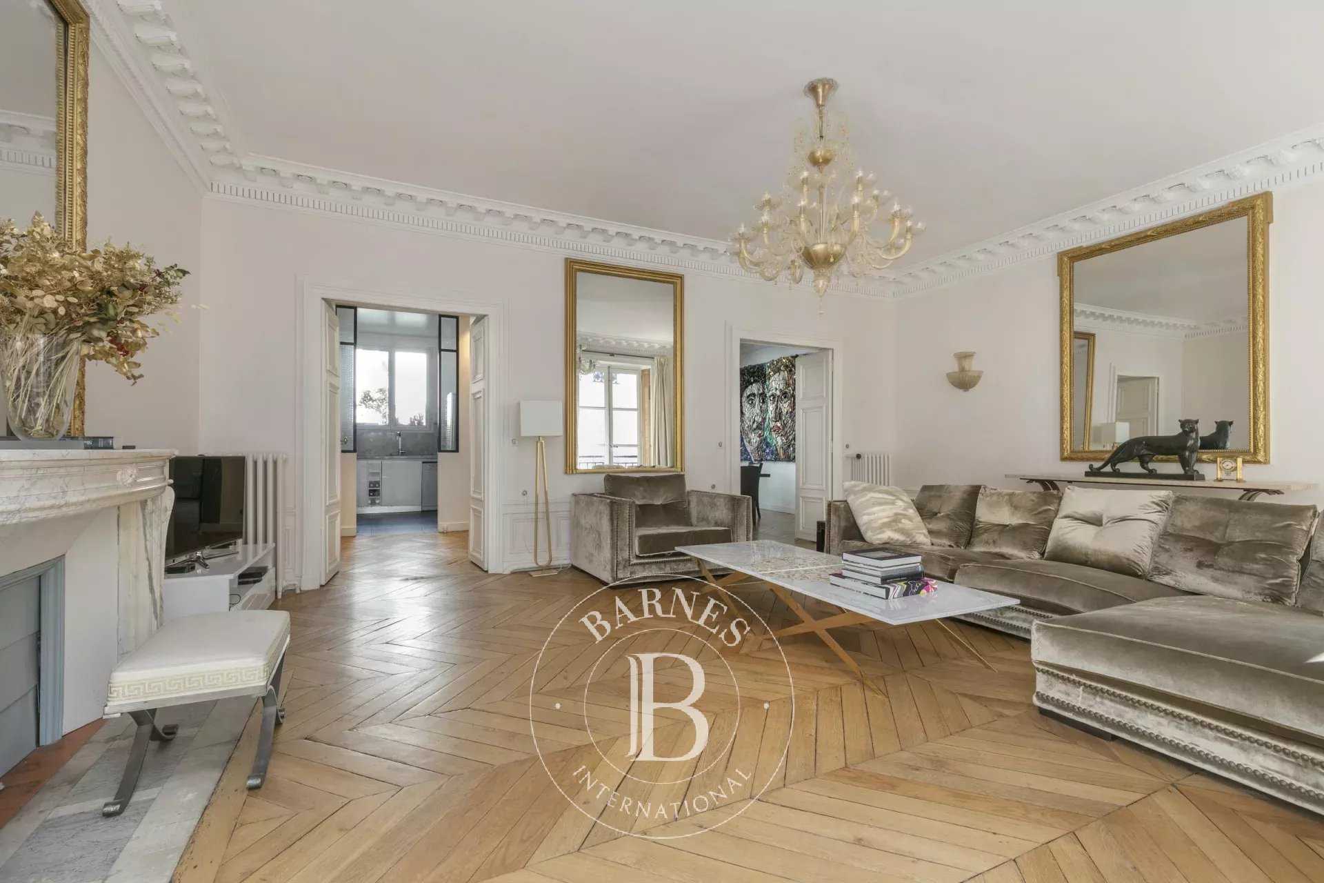 Appartement Paris 75001  -  ref 82282725 (picture 3)